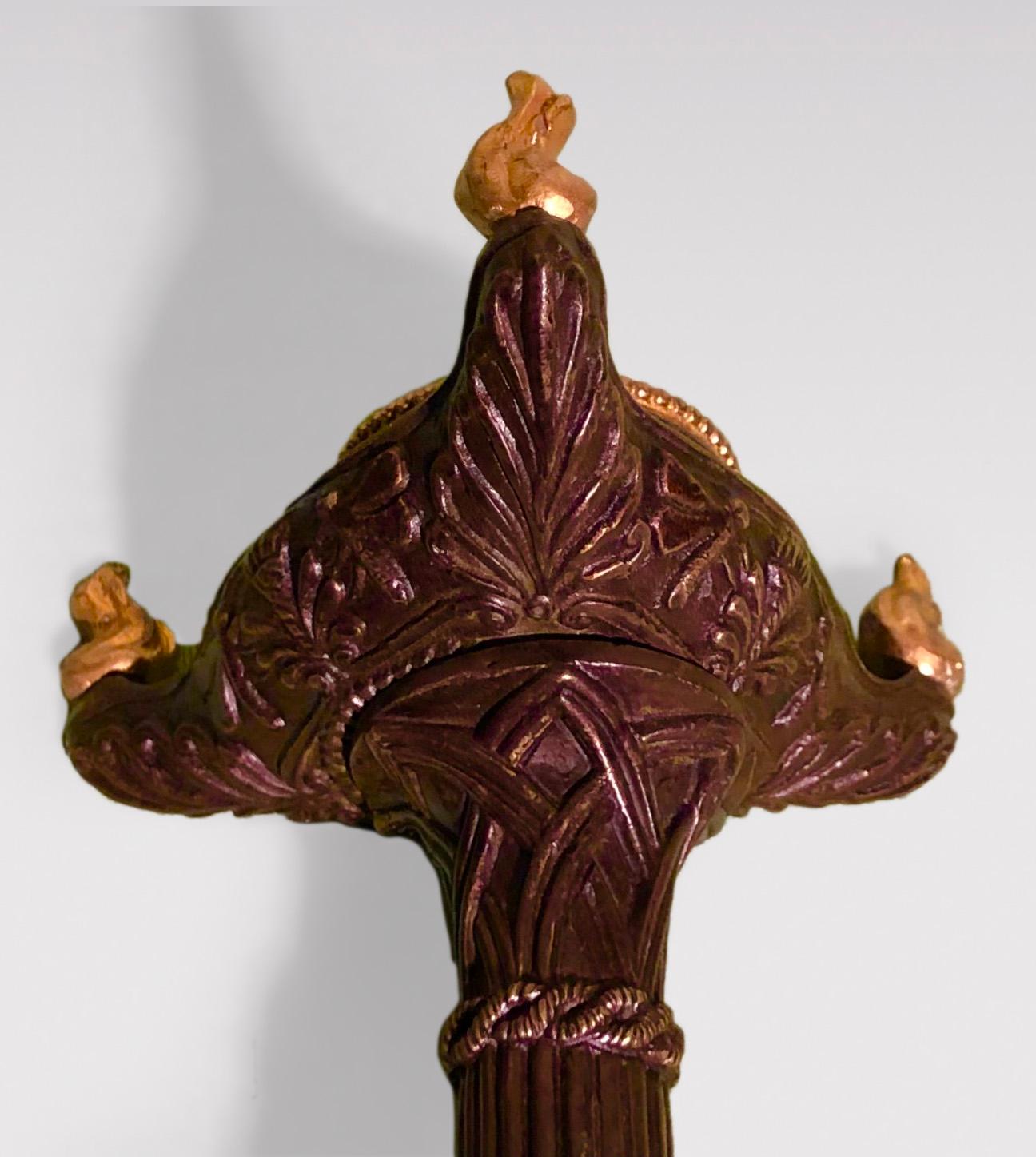 gotische Kerzenständer aus Bronze und Goldbronze aus der Regency-Periode (Sonstiges) im Angebot