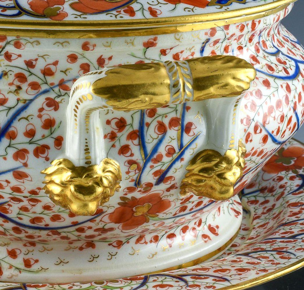 Soupière en porcelaine Chamberlains Worcester d'époque Régence, Couvercle et Stand en vente 5