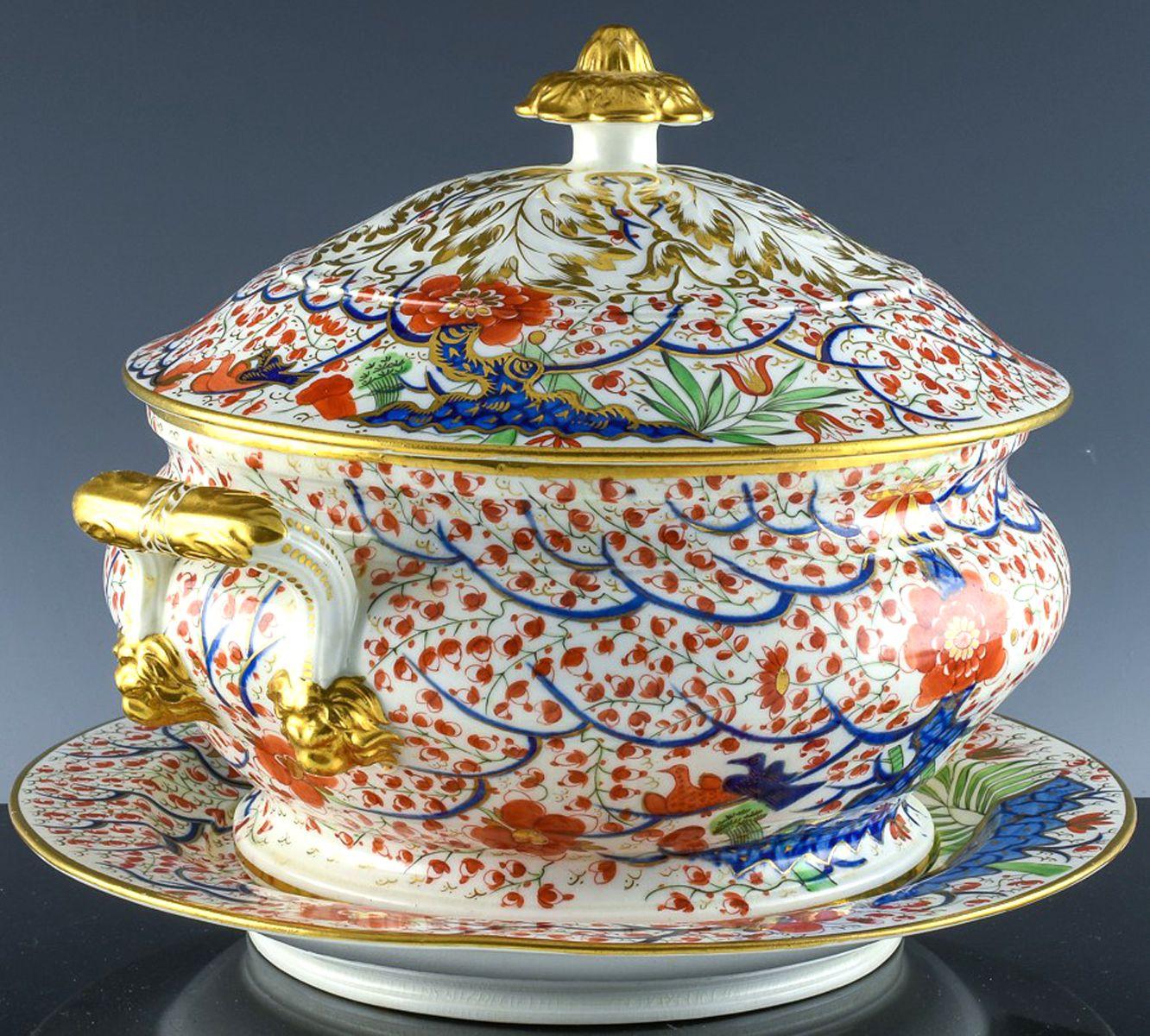 XIXe siècle Soupière en porcelaine Chamberlains Worcester d'époque Régence, Couvercle et Stand en vente