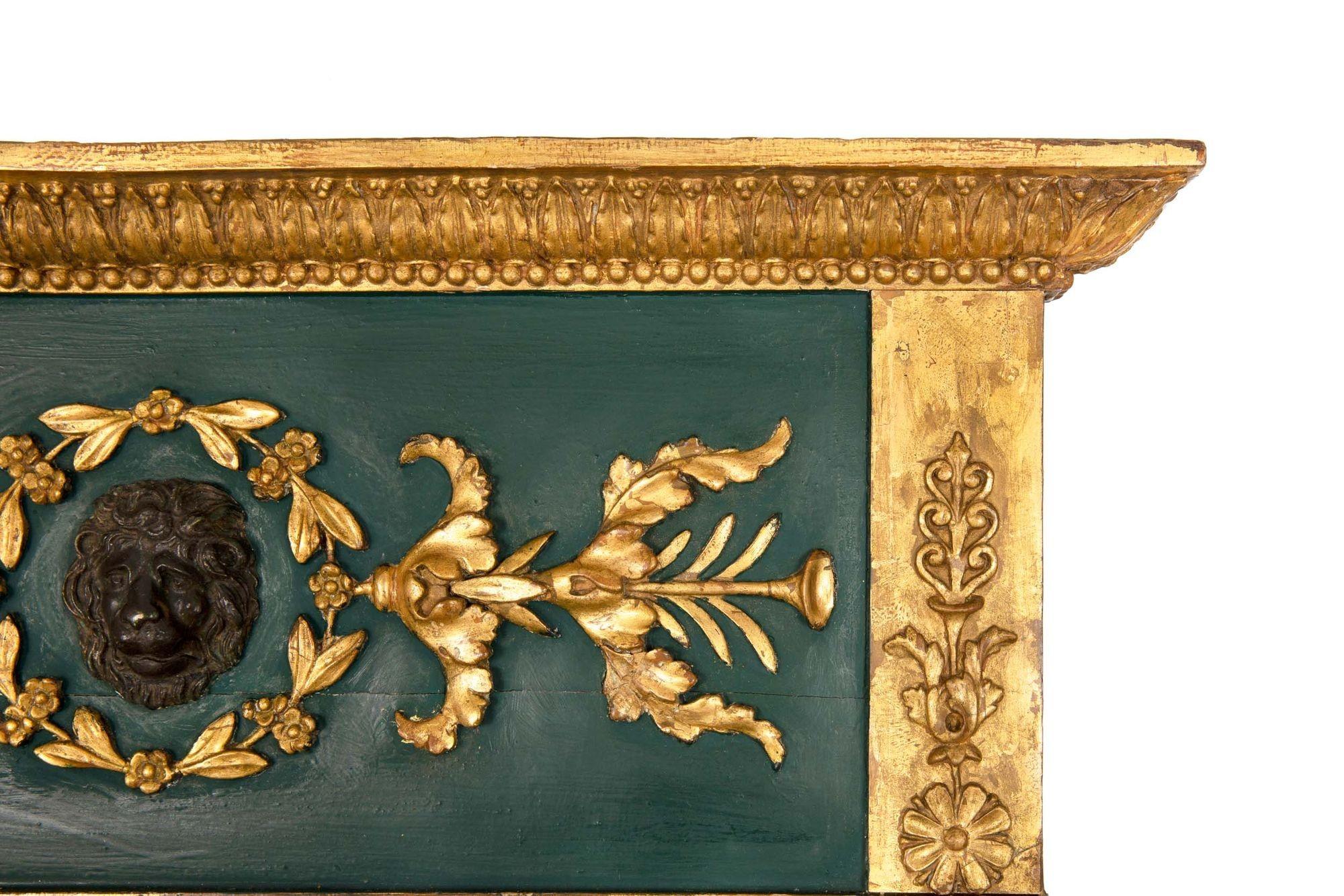 Anglais Miroir d'embarcadère doré d'époque Régence avec masque de lion, début du 19ème siècle en vente