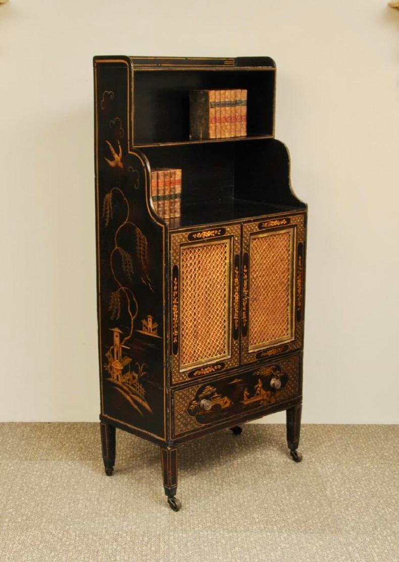 Regency Period Lacquered Bookcase with Open Shelves In Good Condition For Sale In Lincolnshire, GB