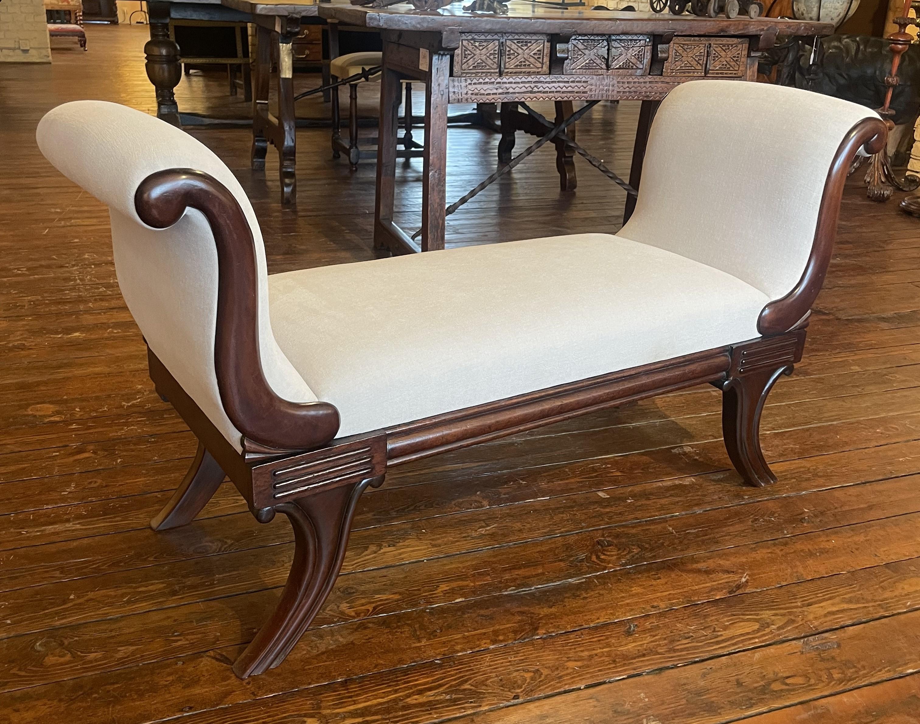 Banc en acajou d'époque Régence Circa 1820 Bon état - En vente à Brussels, Brussels