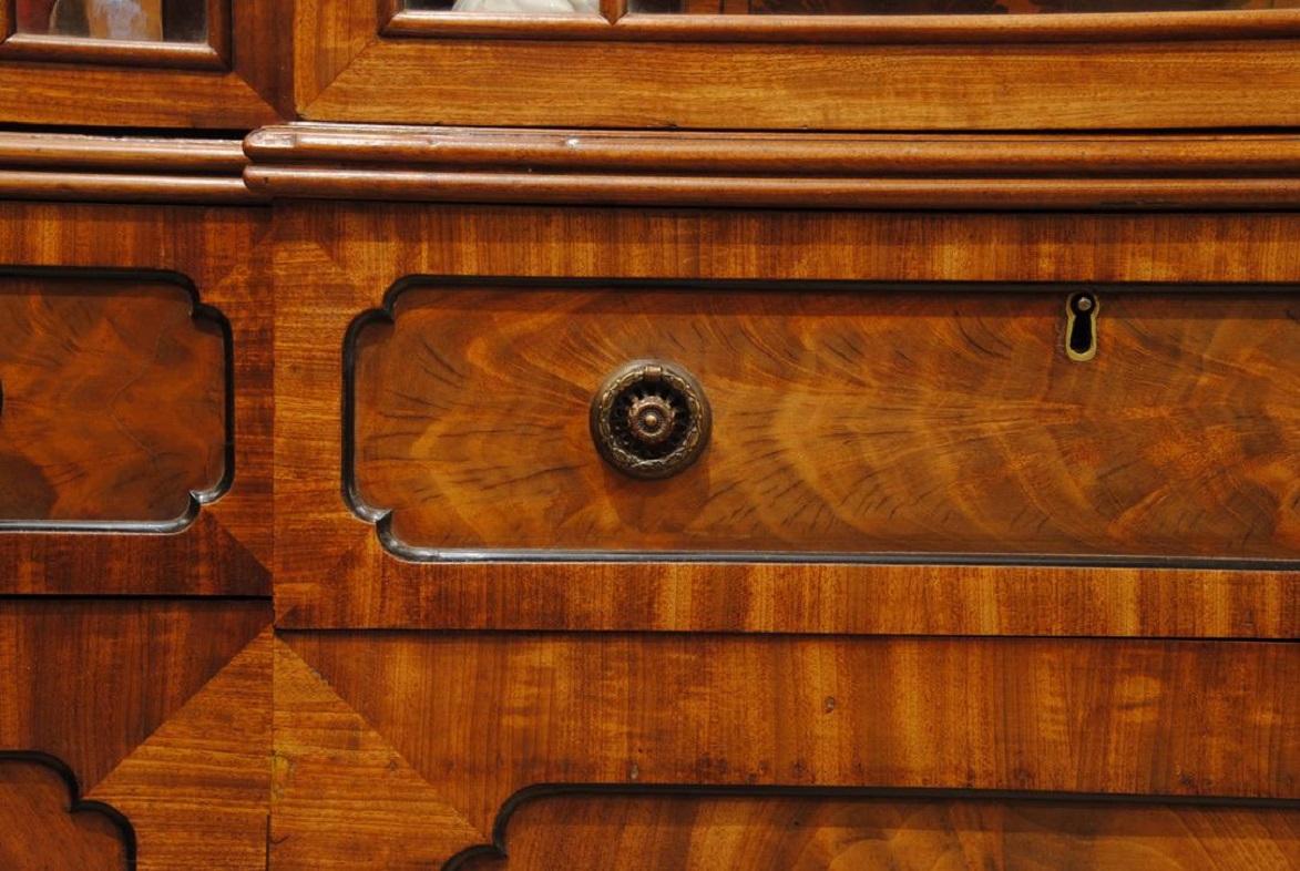 Regency Period Mahogany Breakfront Bookcase In Good Condition For Sale In Lincolnshire, GB