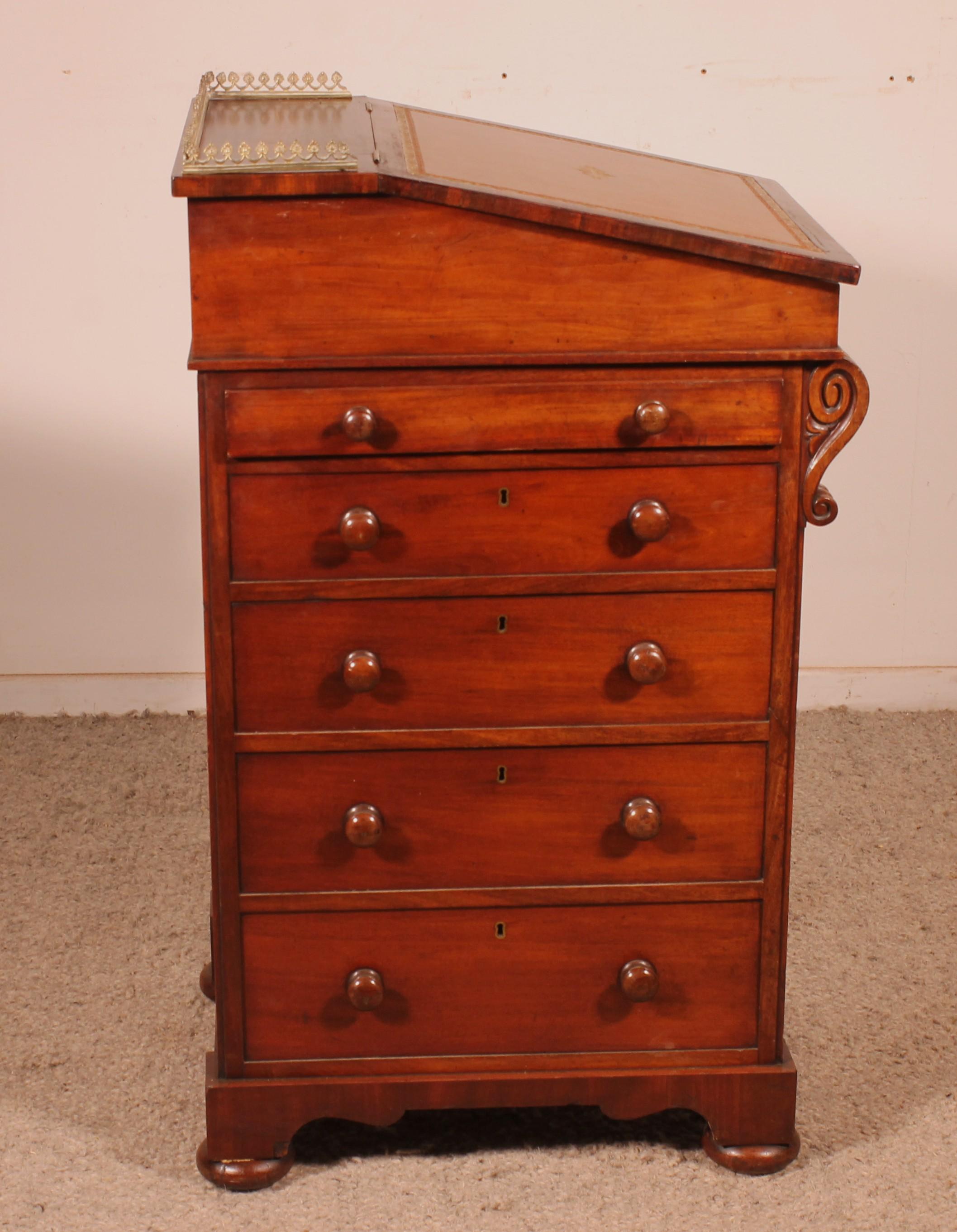 Regency Period Mahogany Davenport Circa 1810 With Mechanism in vendita 4