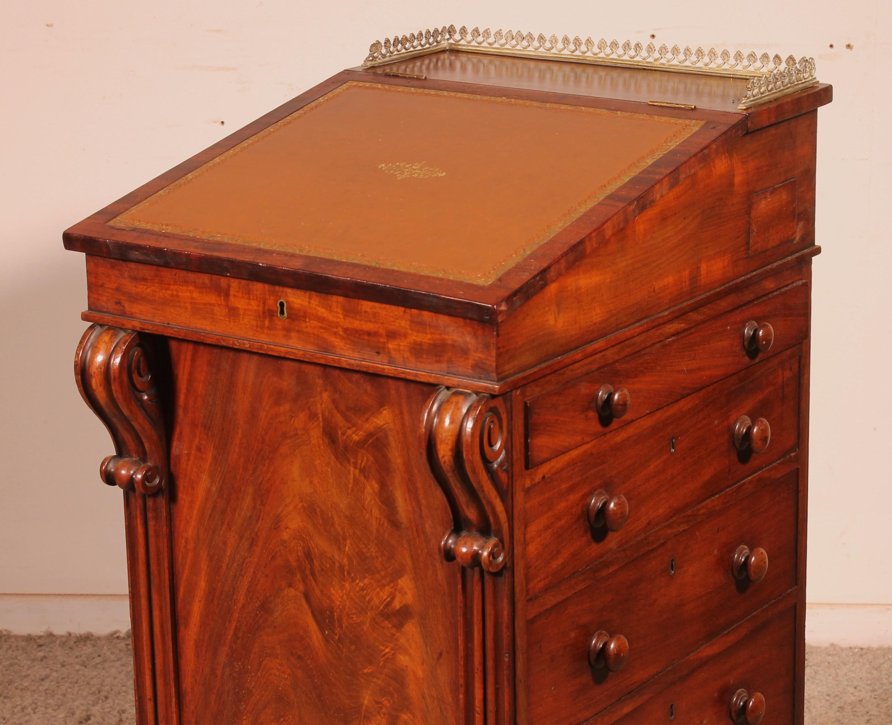 Britannico Regency Period Mahogany Davenport Circa 1810 With Mechanism in vendita