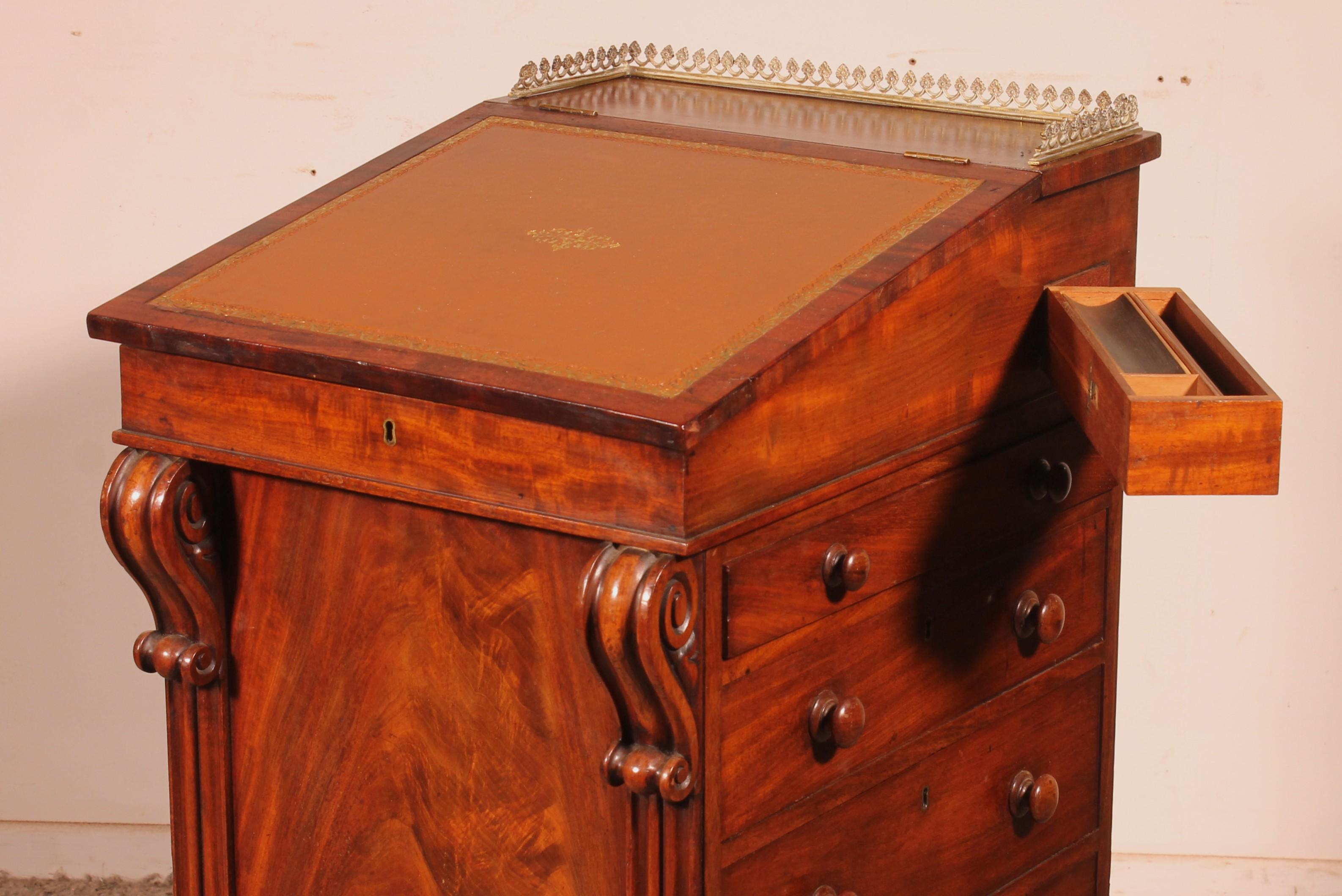 XIX secolo Regency Period Mahogany Davenport Circa 1810 With Mechanism in vendita