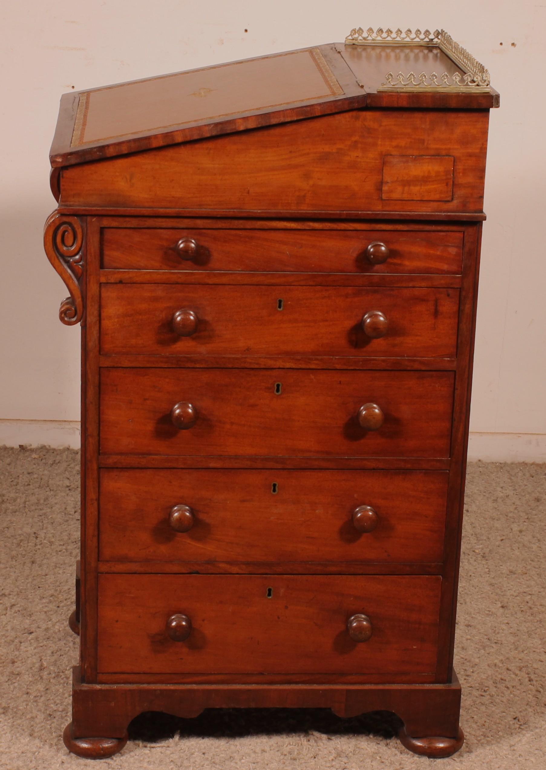 Regency Period Mahogany Davenport Circa 1810 With Mechanism in vendita 2