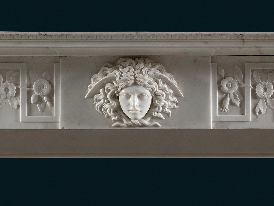Néoclassique Cheminée à colonne néoclassique en marbre statuaire blanc, période Regency en vente