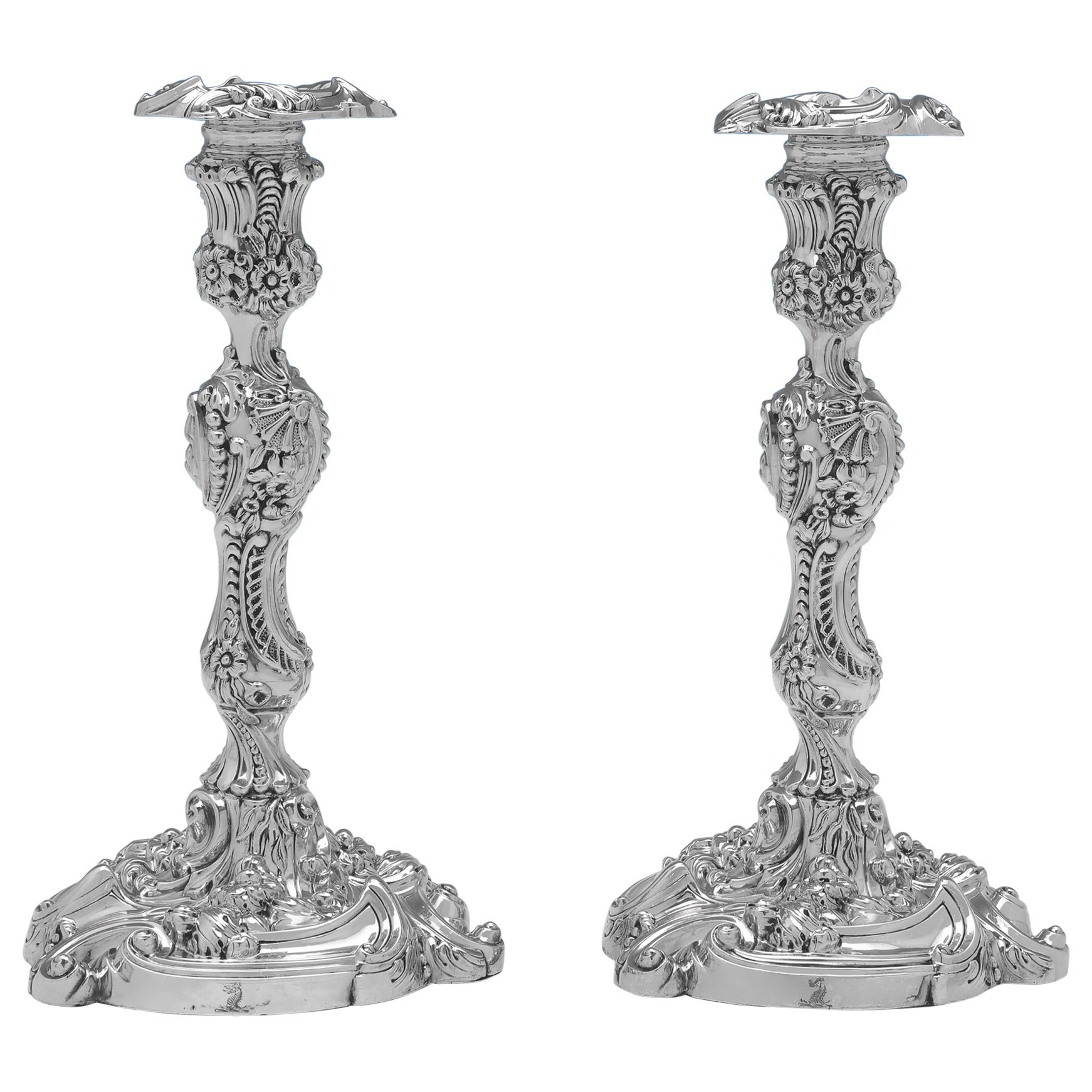 Par de candeleros de plata de ley ornamentados del periodo de la Regencia - Sheffield 1816