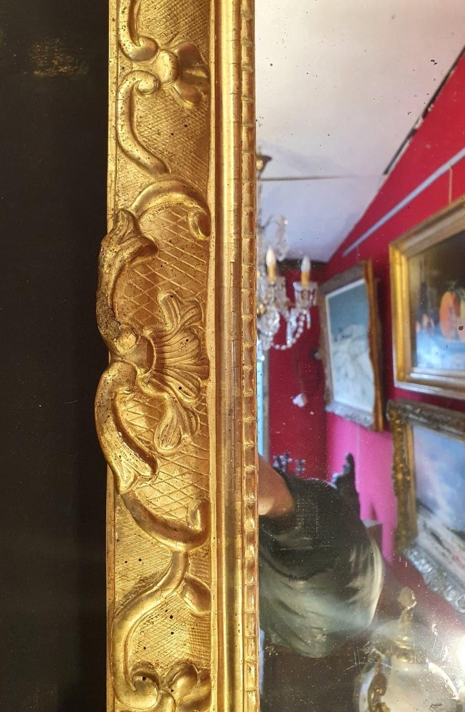 Regency Period Pediment Mirror, Floral Decorations, Golden Carved Wood, 18th For Sale 5
