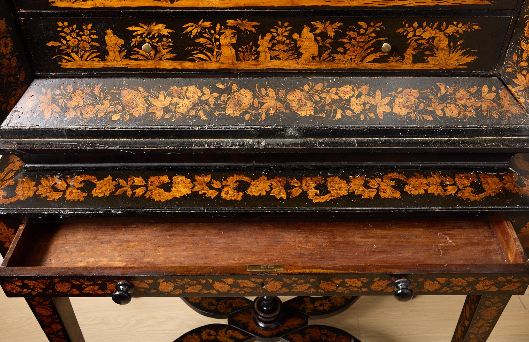 Rare Regency  Cabinet de collection de plumes sur Stand, Chinoiserie en vente 1