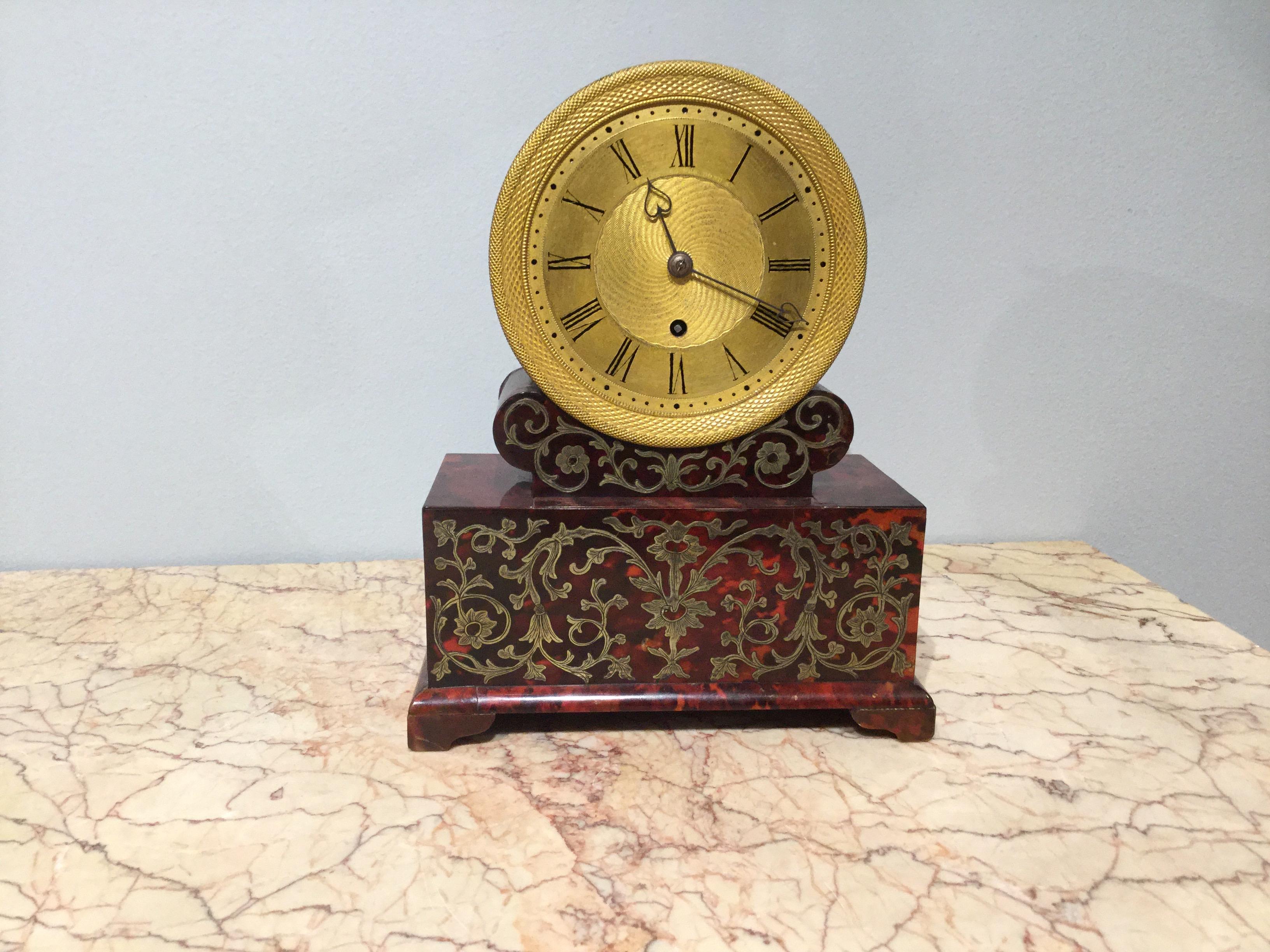 Inlay Regency Period Red Tortoiseshell and Brass Inlaid Boulle Mantel Clock For Sale