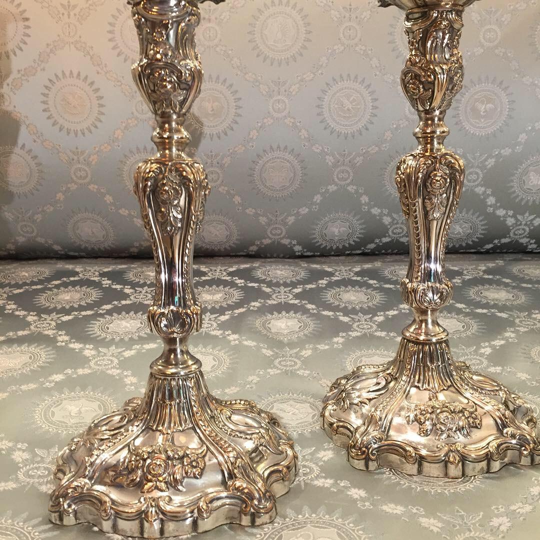19th Century Regency Period Rococo Revival Sheffield Plate Candlesticks by T and J Creswick For Sale