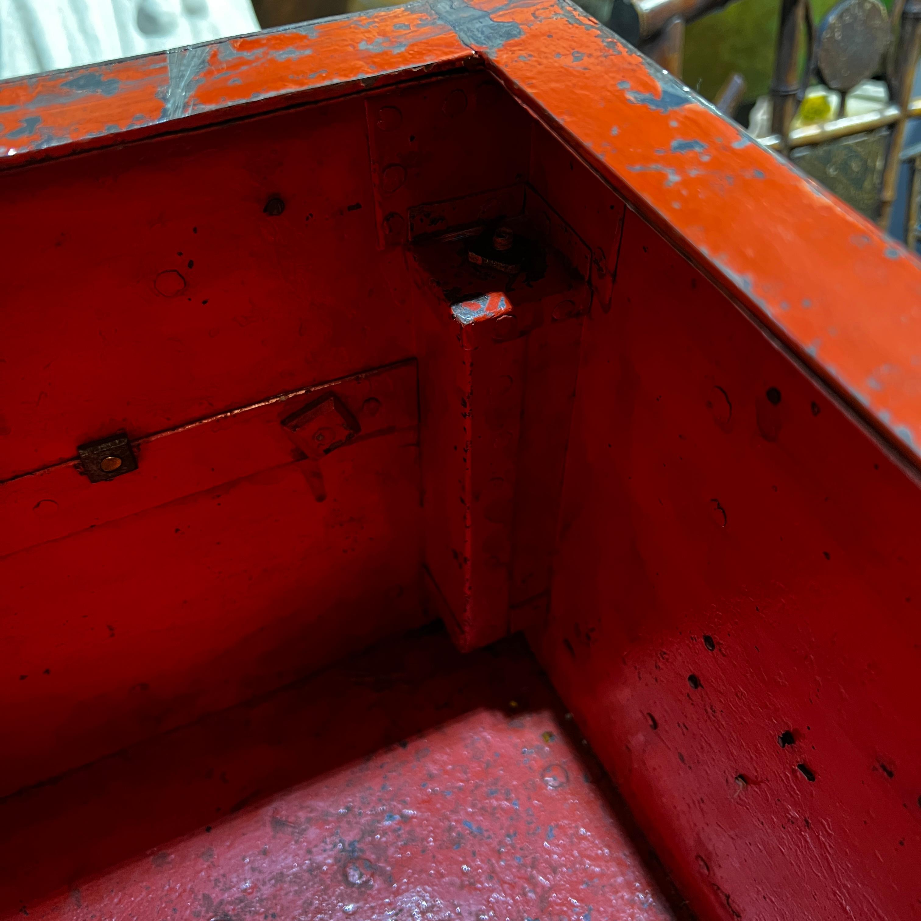 Caja Fuerte de Acero de la Época de la Regencia en venta 10