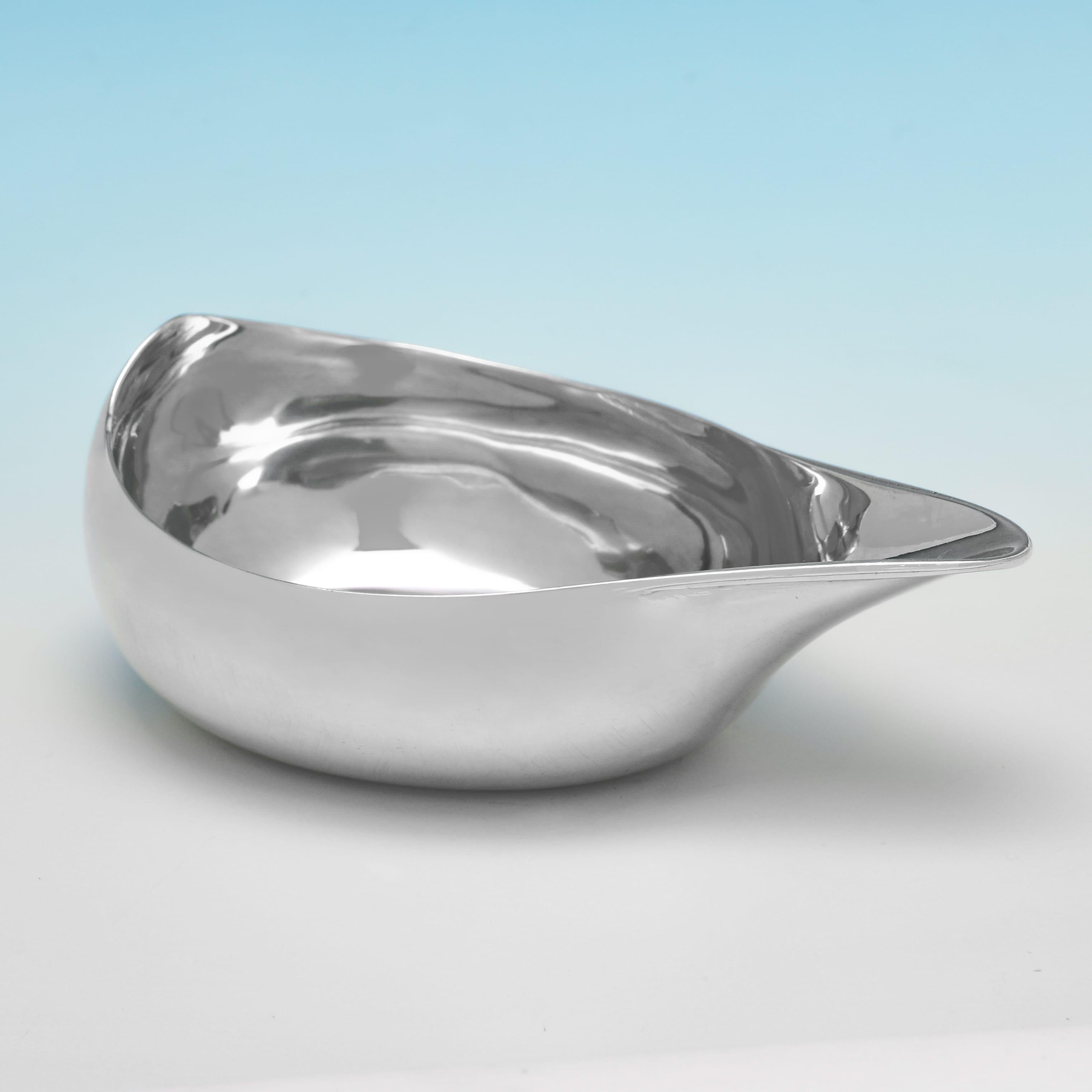 English Regency period sterling silver pap boat made in London in 1812 For Sale