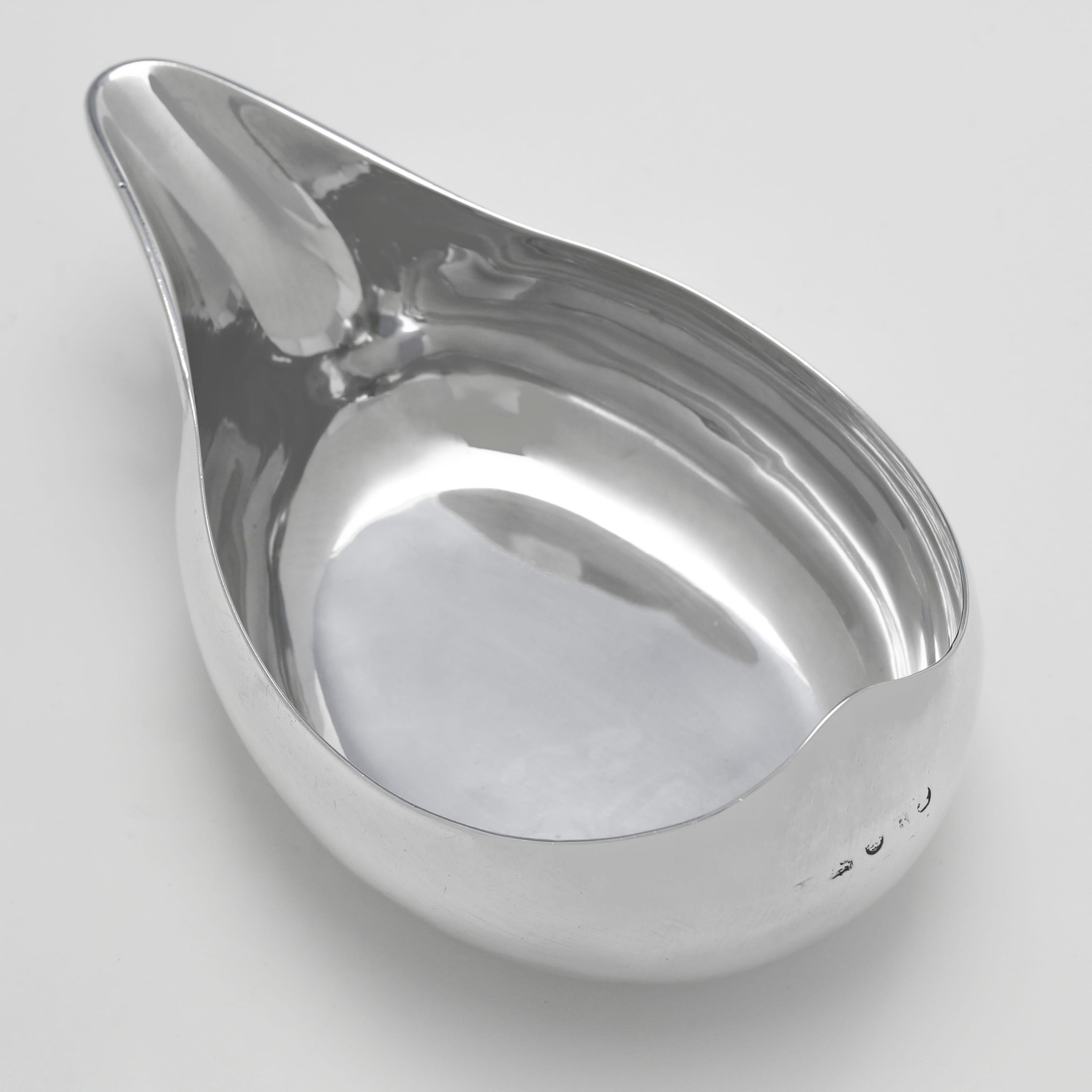 Early 19th Century Regency period sterling silver pap boat made in London in 1812 For Sale