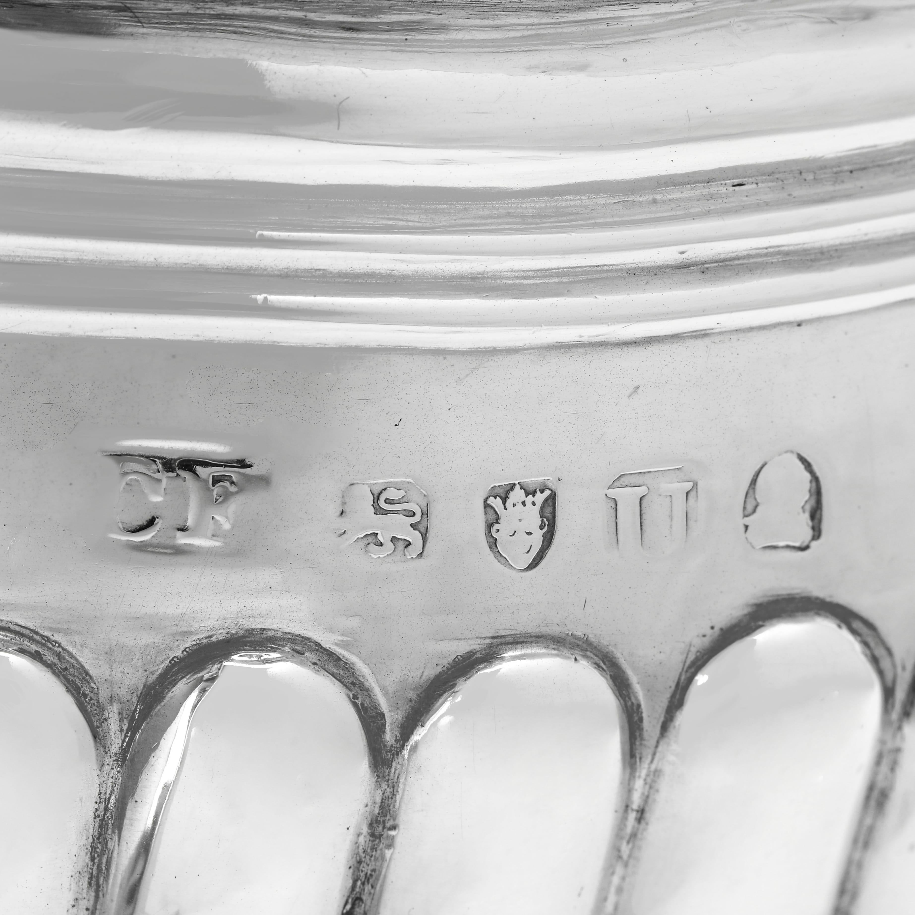 Début du XIXe siècle Service à thé de la période Régence en argent sterling fabriqué à Londres en 1815 par Crispin Fuller en vente