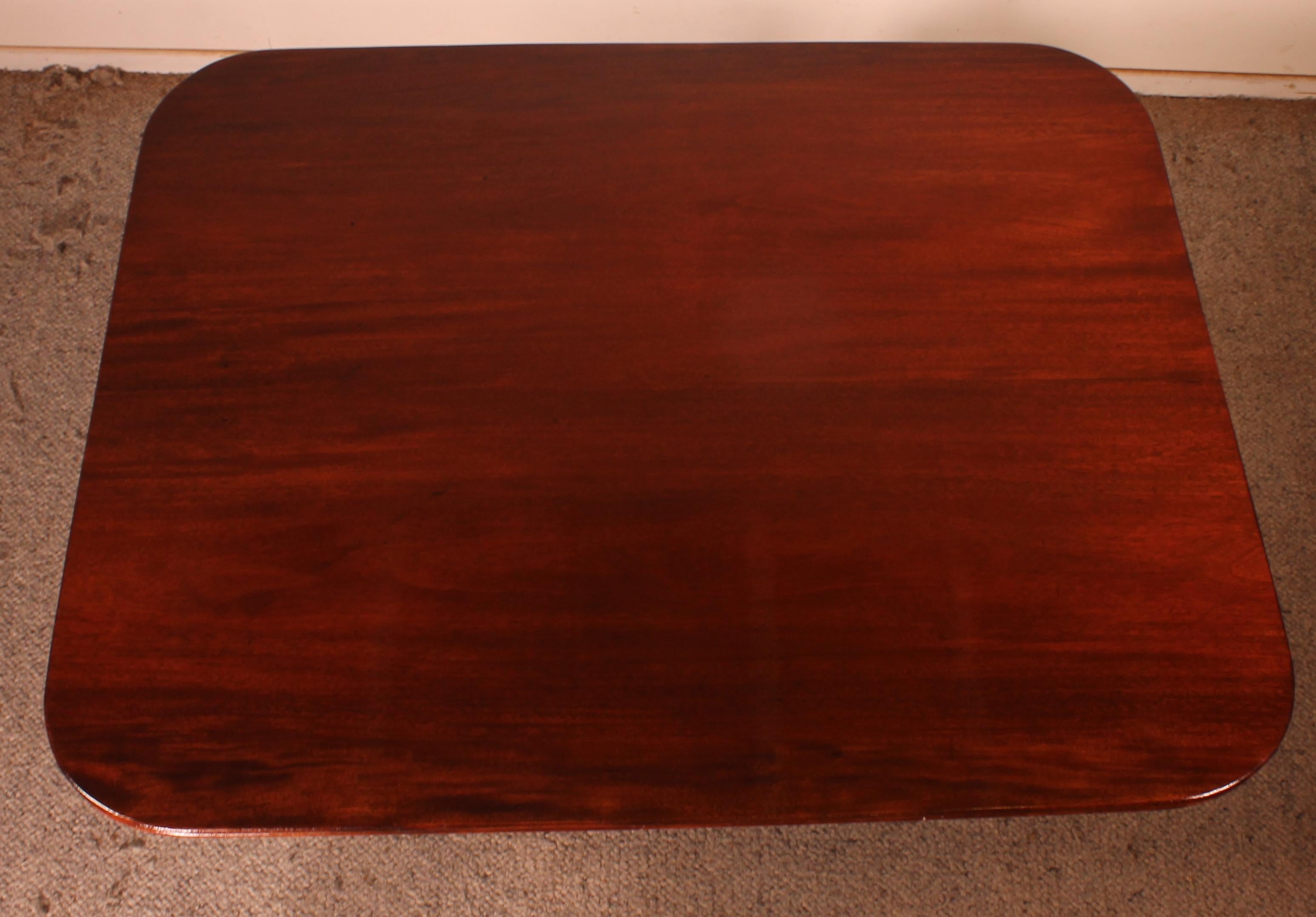 Régency Period Table in Solid Mahogany Circa 1800 For Sale 3