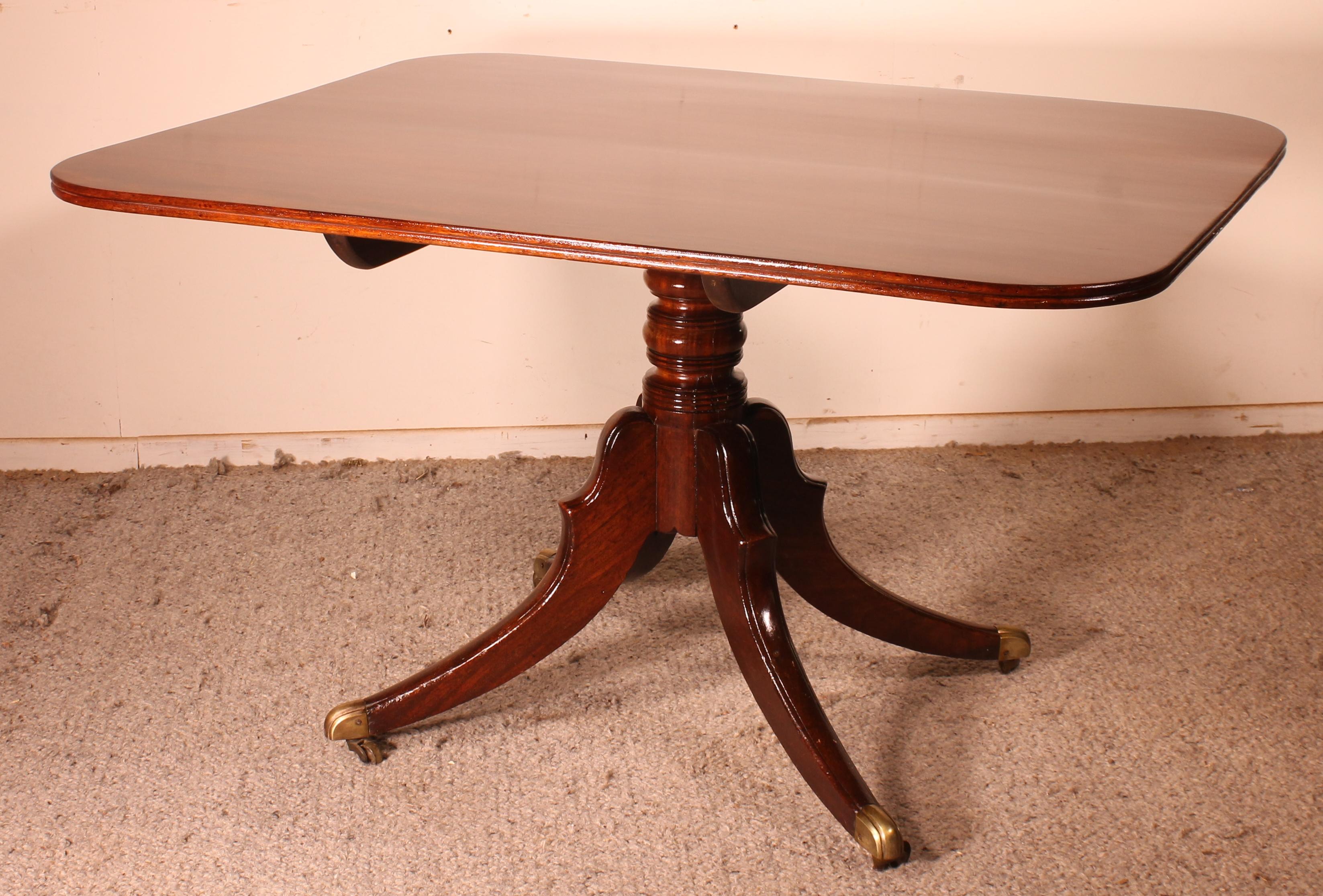 19th Century Régency Period Table in Solid Mahogany Circa 1800 For Sale