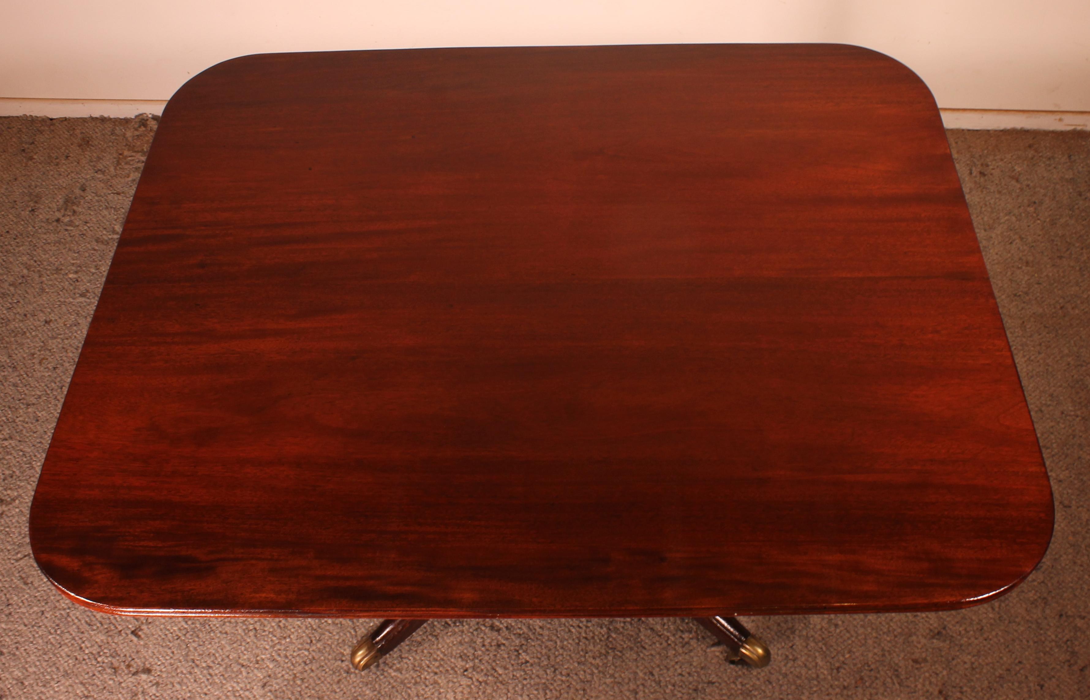 Régency Period Table in Solid Mahogany Circa 1800 For Sale 2