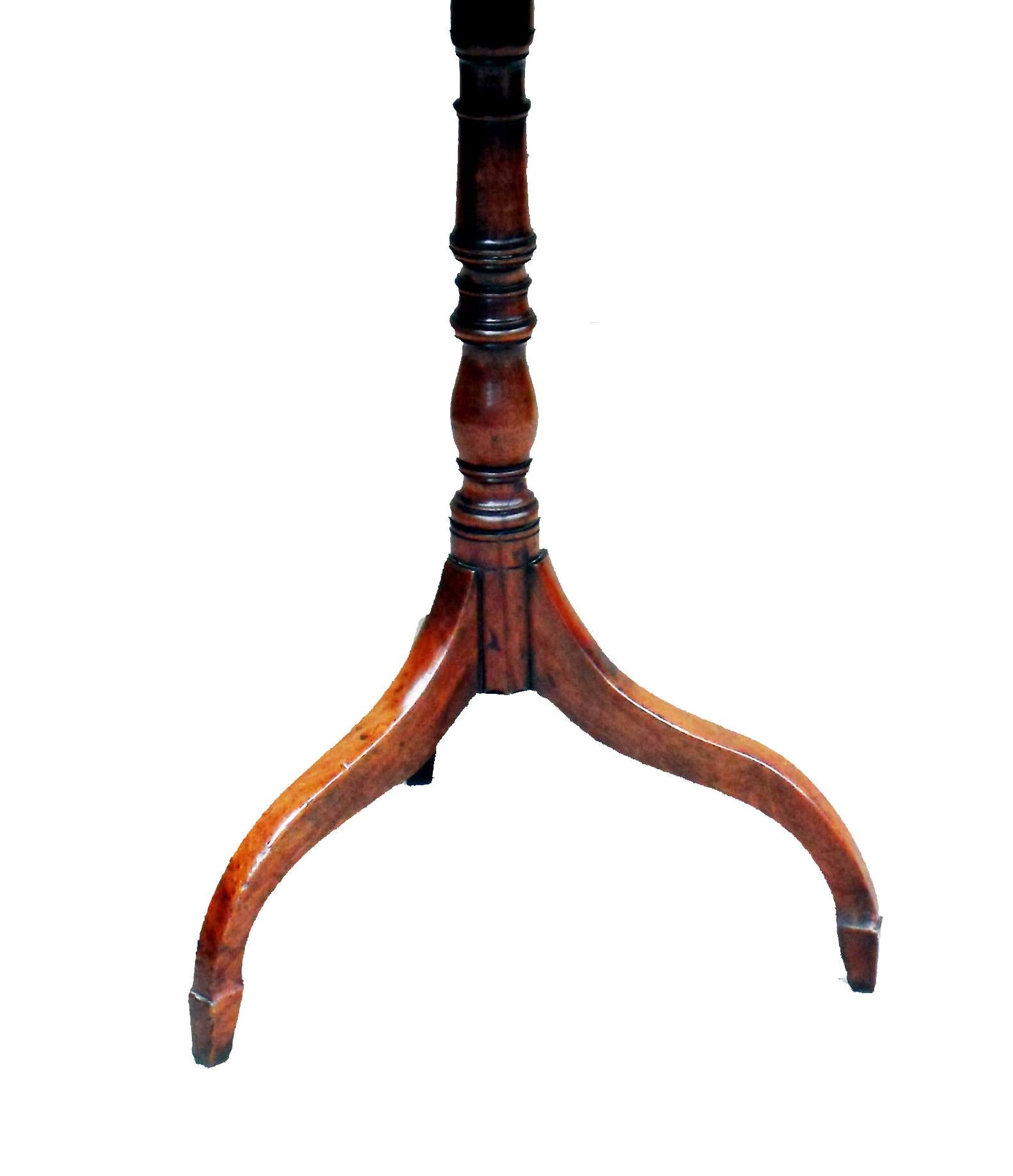 English Regency Period Tilt-Top Mahogany Lamp Table For Sale