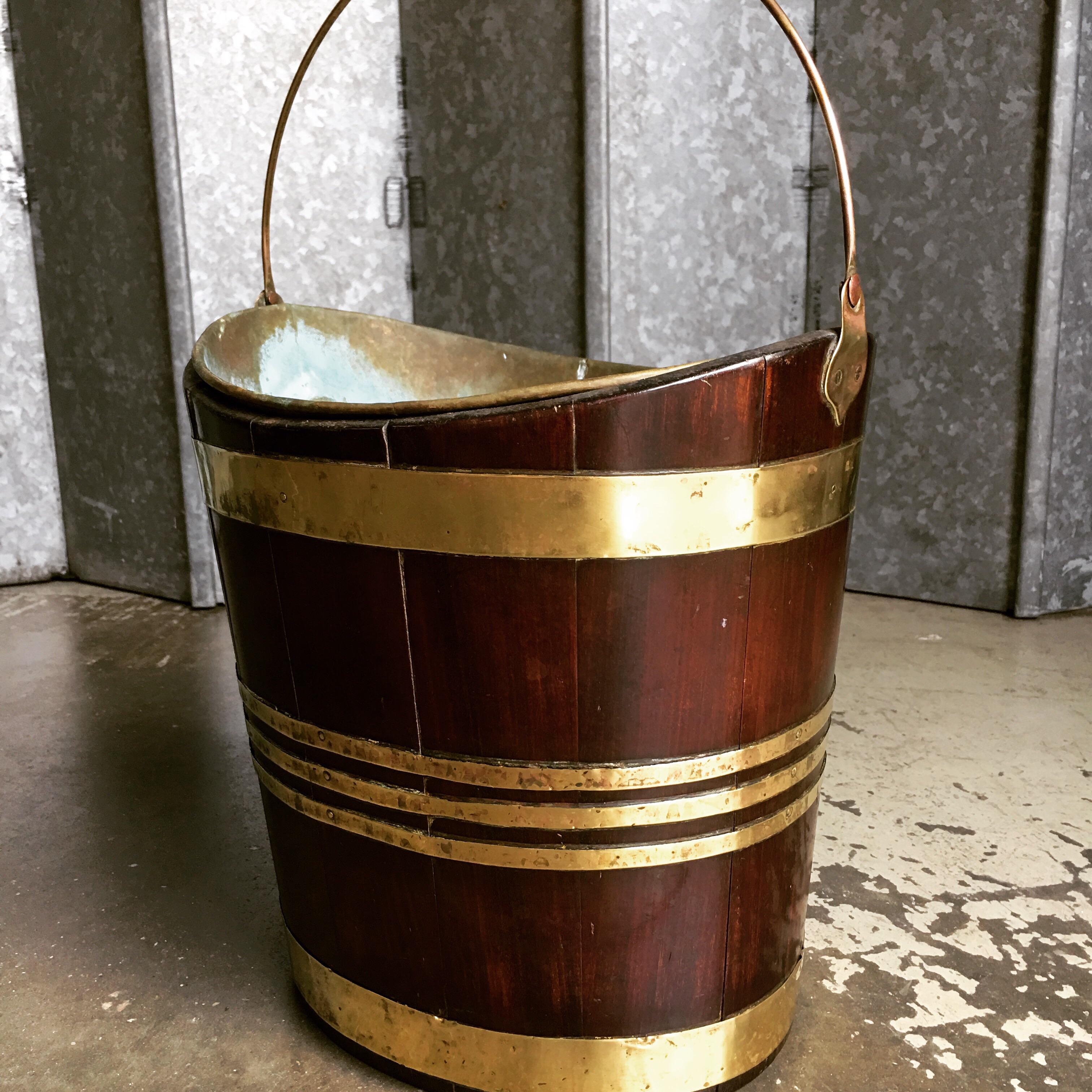 Dutch Regency Period Traditional Mahogany and Brass Peat Bucket, circa 1820 For Sale