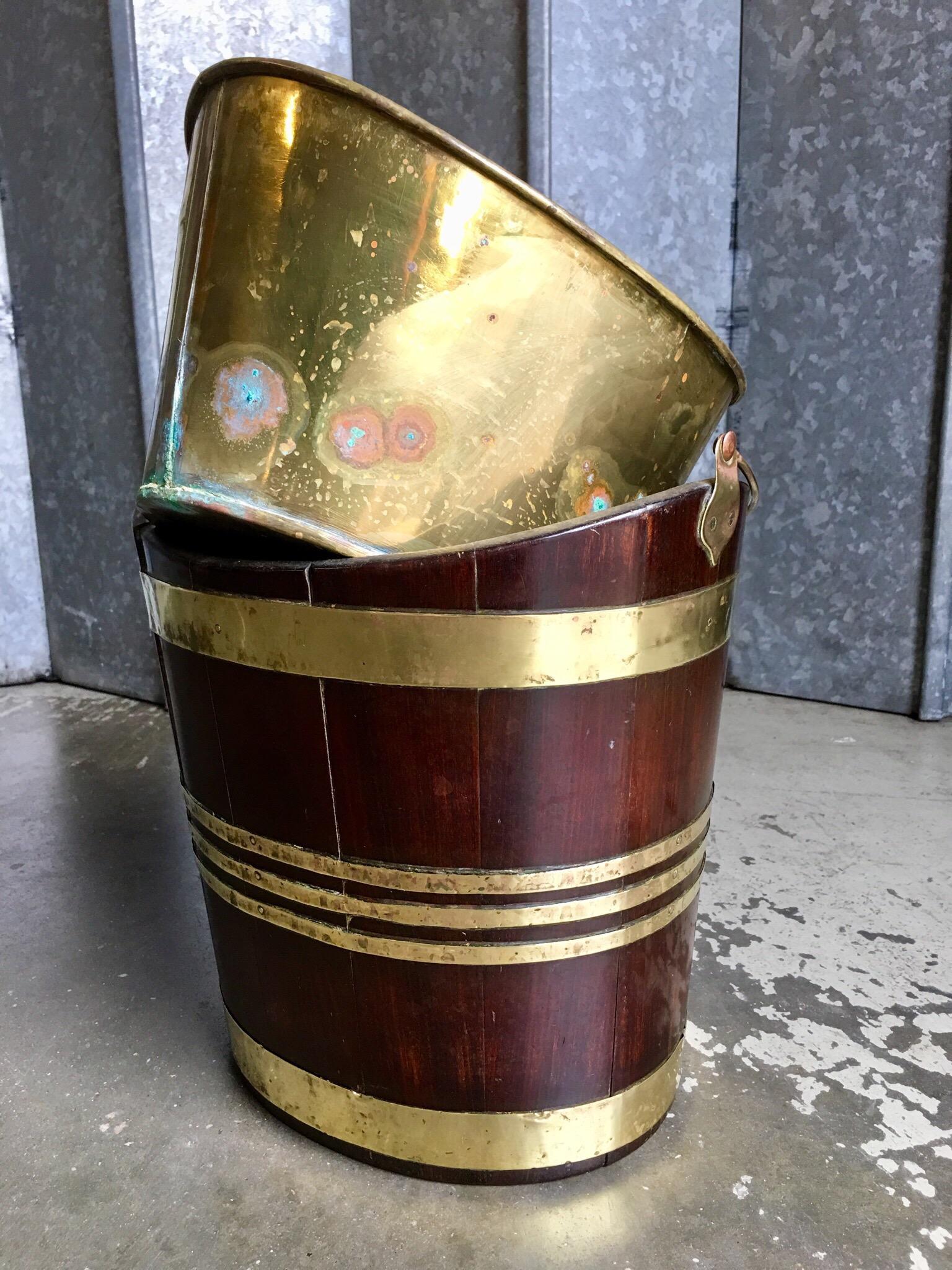 Regency Period Traditional Mahogany and Brass Peat Bucket, circa 1820 For Sale 2