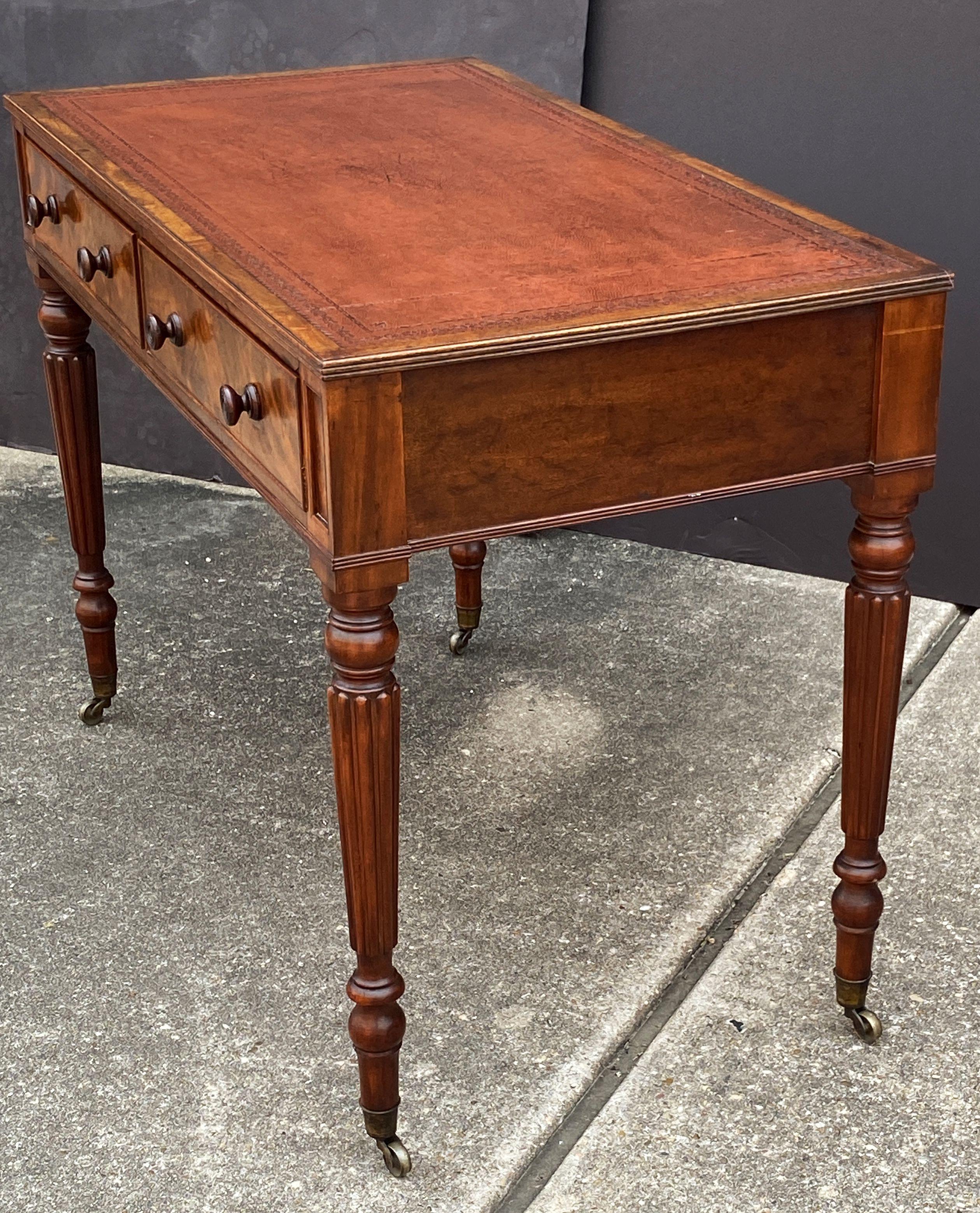 Schreibtisch oder Schreibtisch aus Mahagoni aus der Regency-Periode mit Lederplatte im Angebot 4