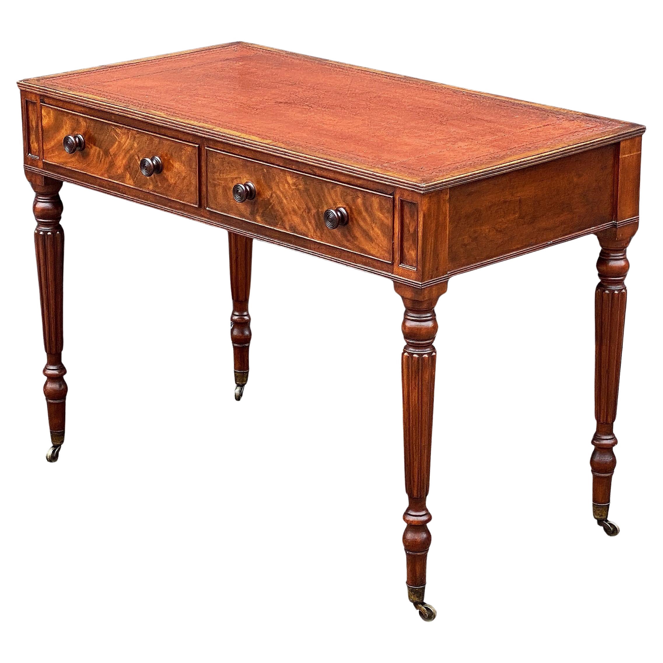 Mesa o Escritorio de Caoba de la Época de la Regencia con Tapa de Cuero