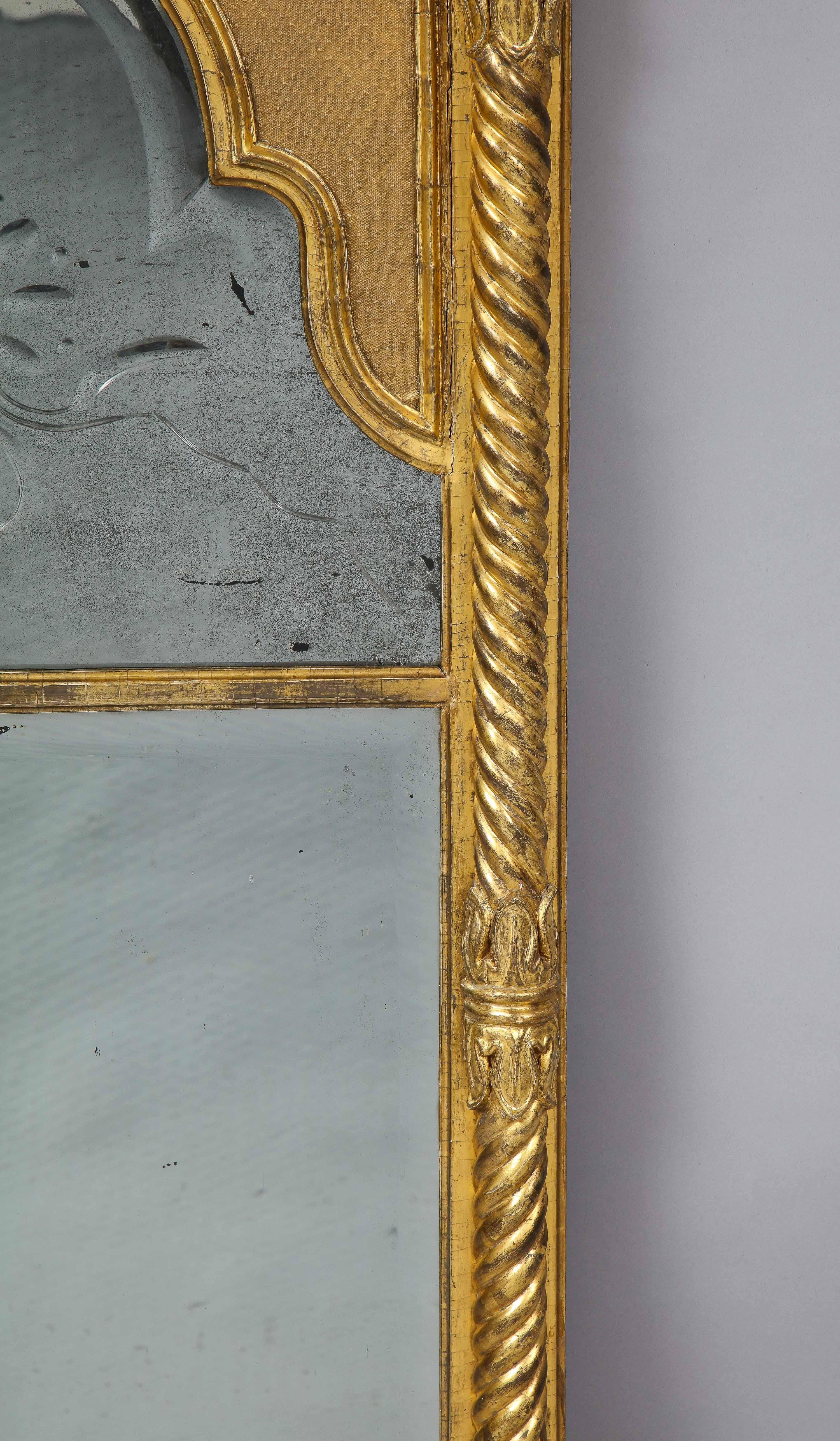 Regency Pier Mirror with Queen Anne Plates In Good Condition In Greenwich, CT