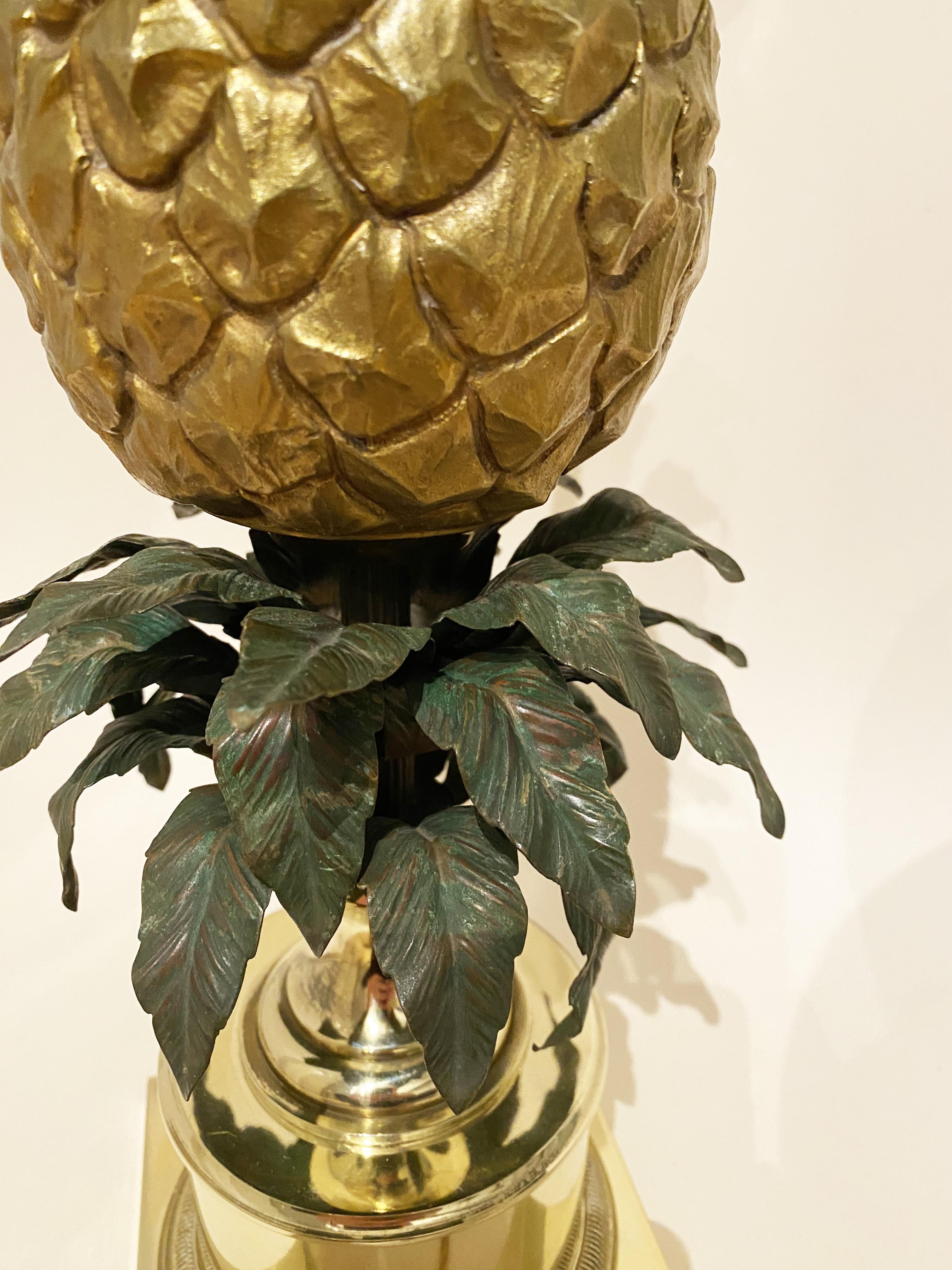 Lámpara de mesa de bronce 