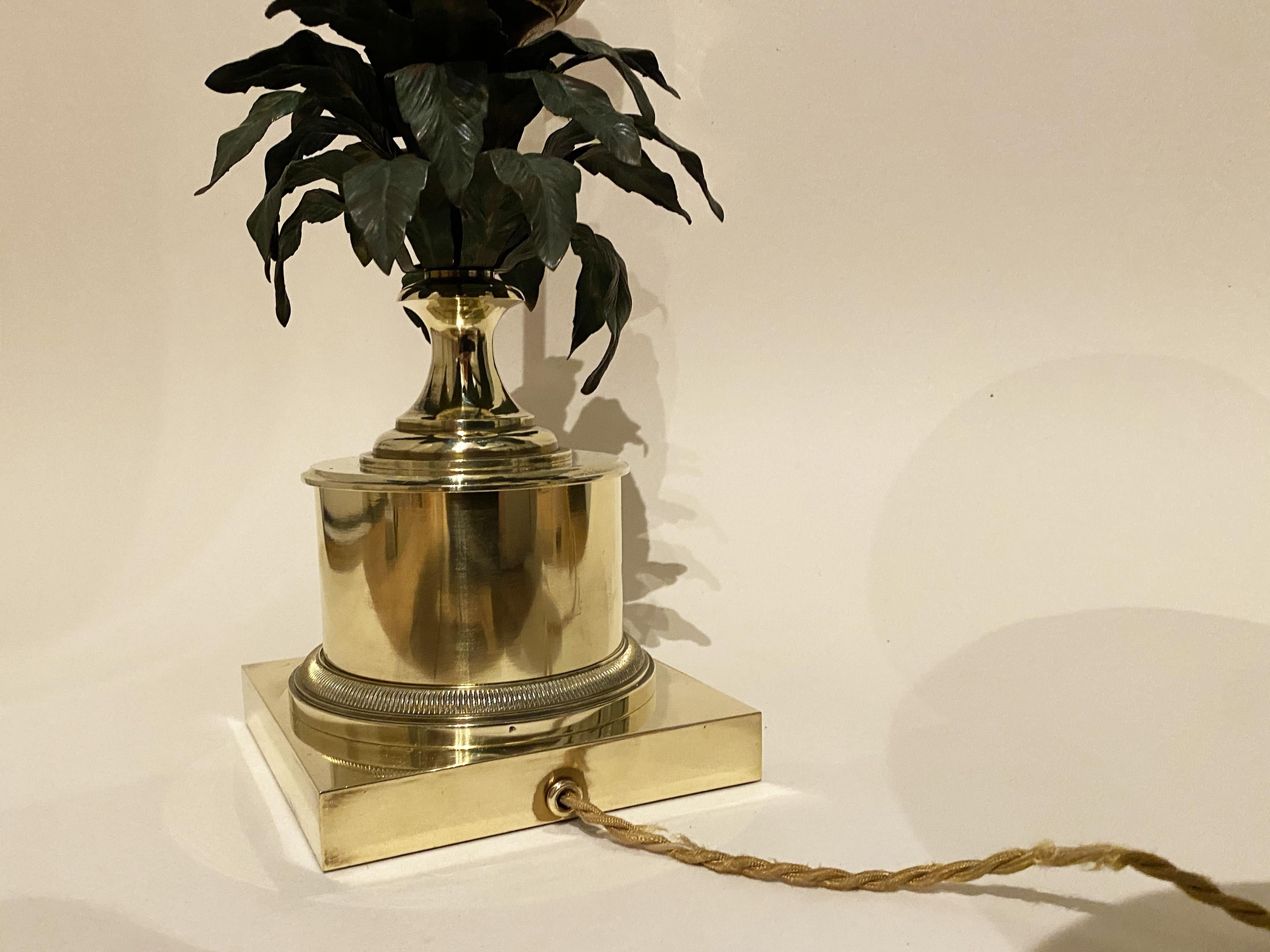 Lámpara de mesa de bronce 