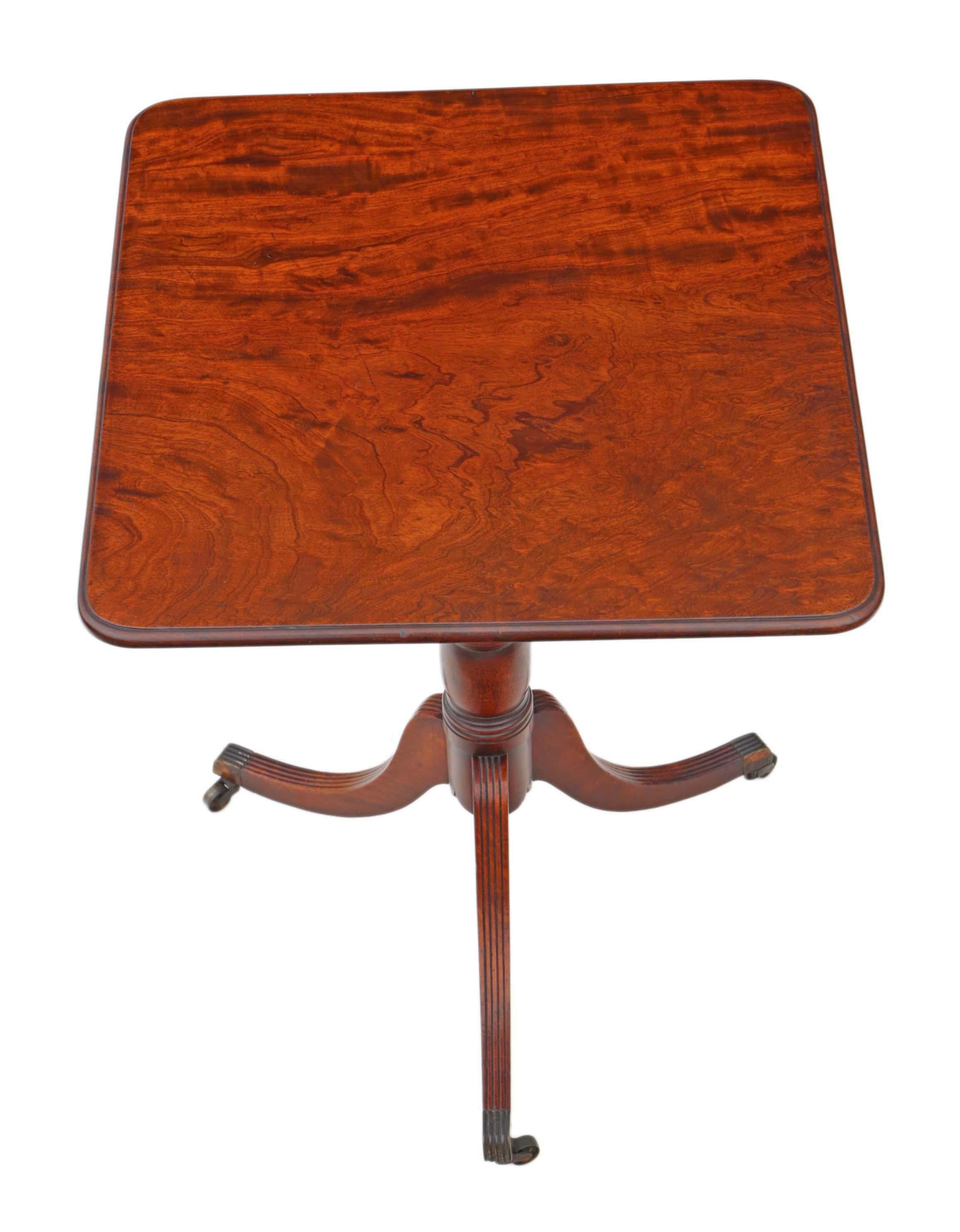 Antique fine quality Regency plum pudding mahogany tilt-top supper, side or wine table, circa 1820-1830.
One of the best that you will find.
Solid with no loose joints and the catch works. A charming table.
No woodworm.
Would look great in the