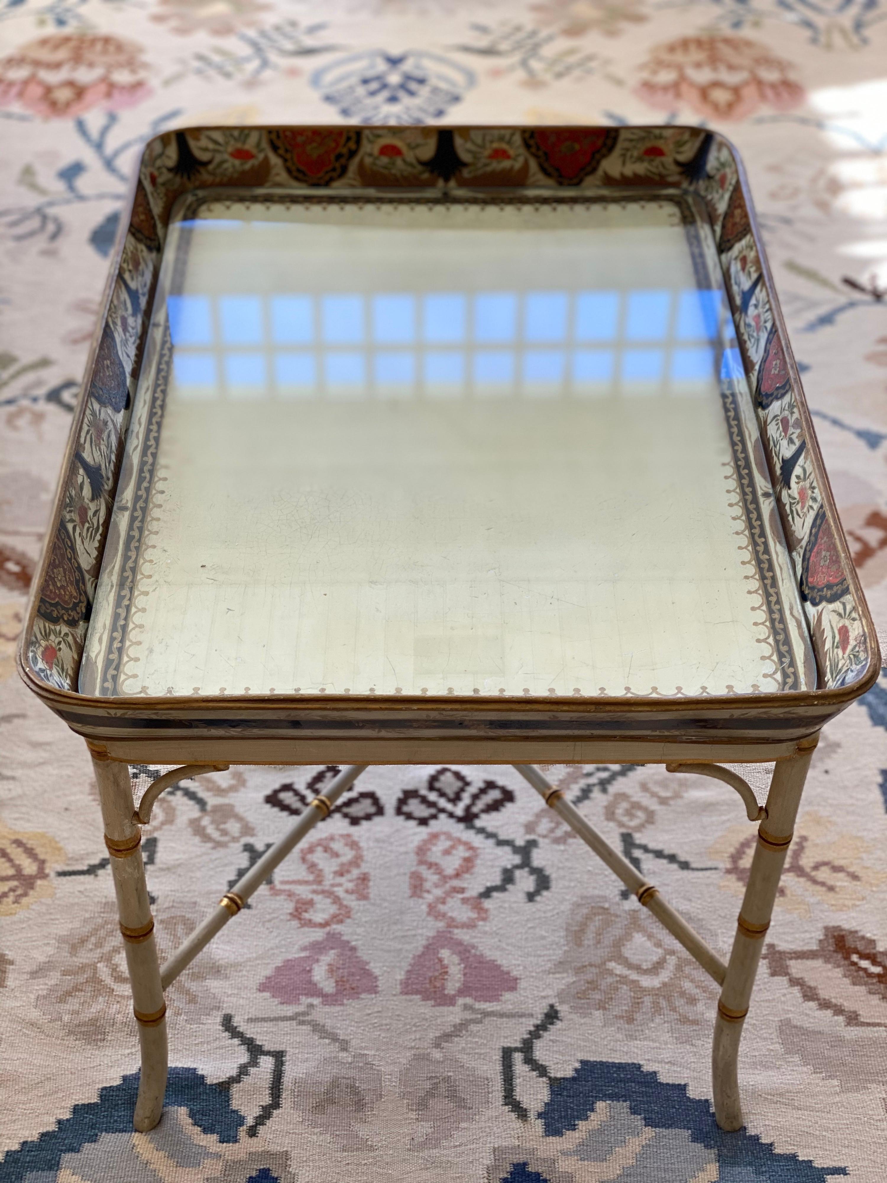 Regency Polychrome and Cream Decorated Papier Mâché Tray Table, circa 1810 4