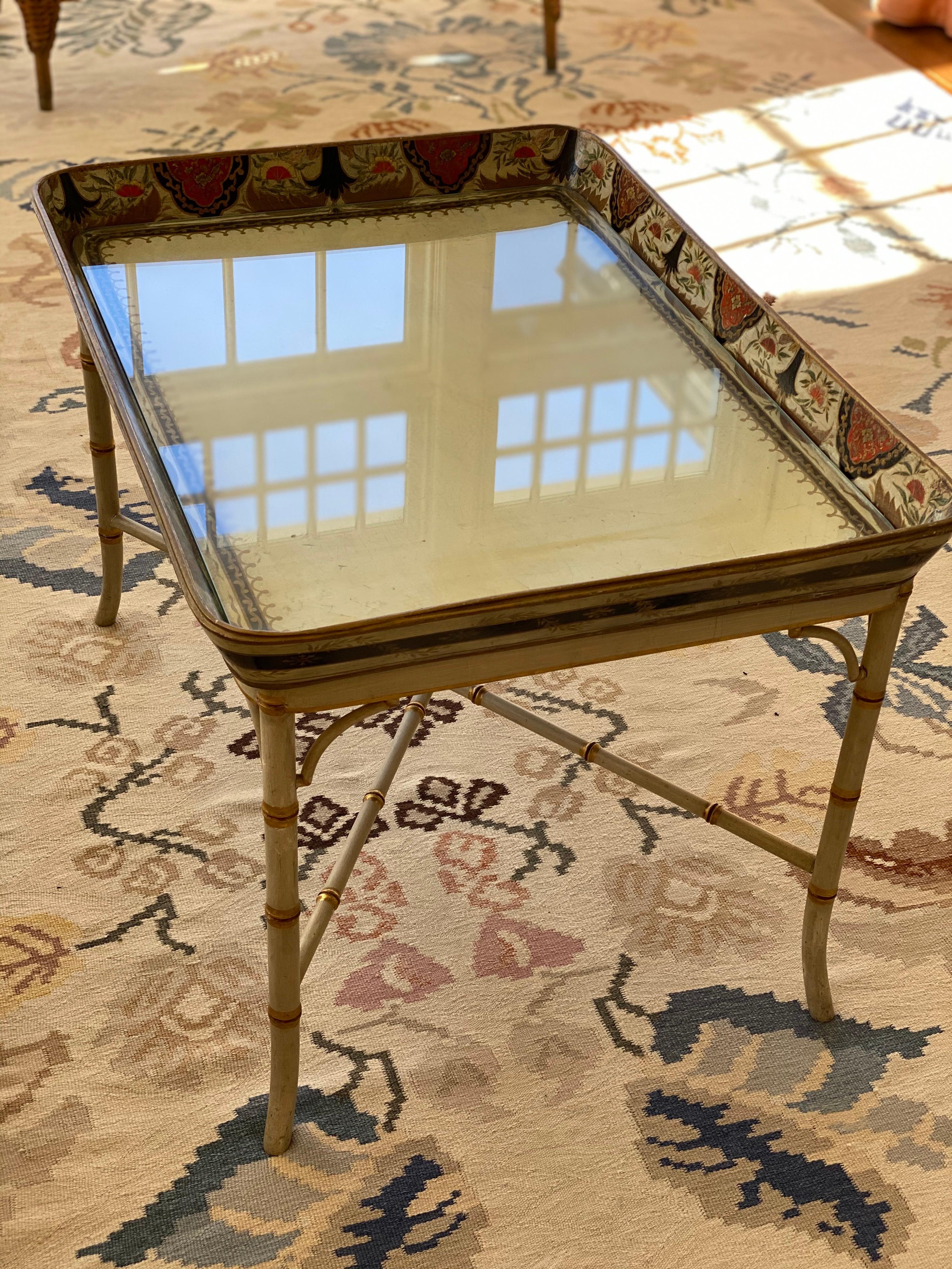 Regency Polychrome and Cream Decorated Papier Mâché Tray Table, circa 1810 5