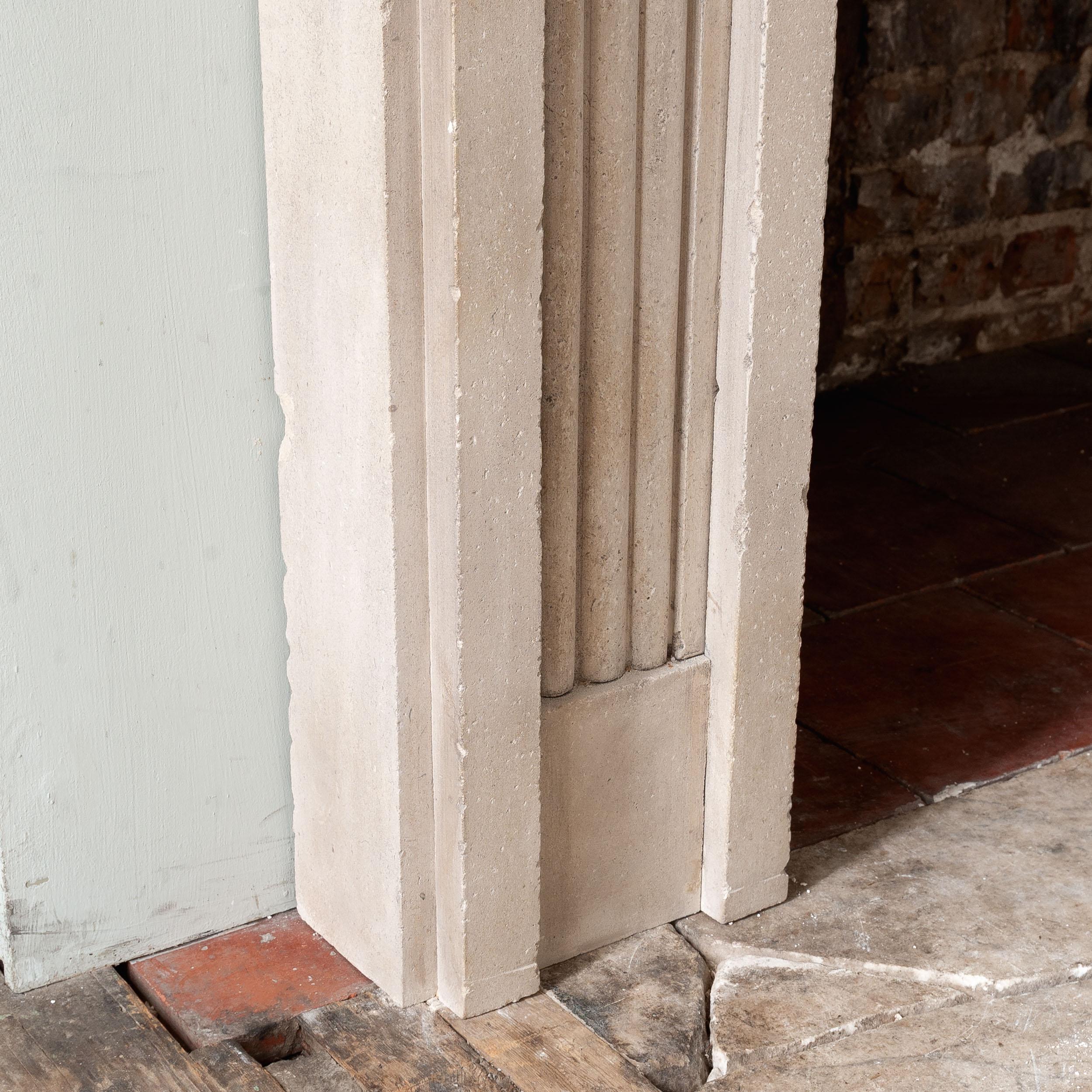 Chimenea de piedra Portland de la Regencia en venta 4