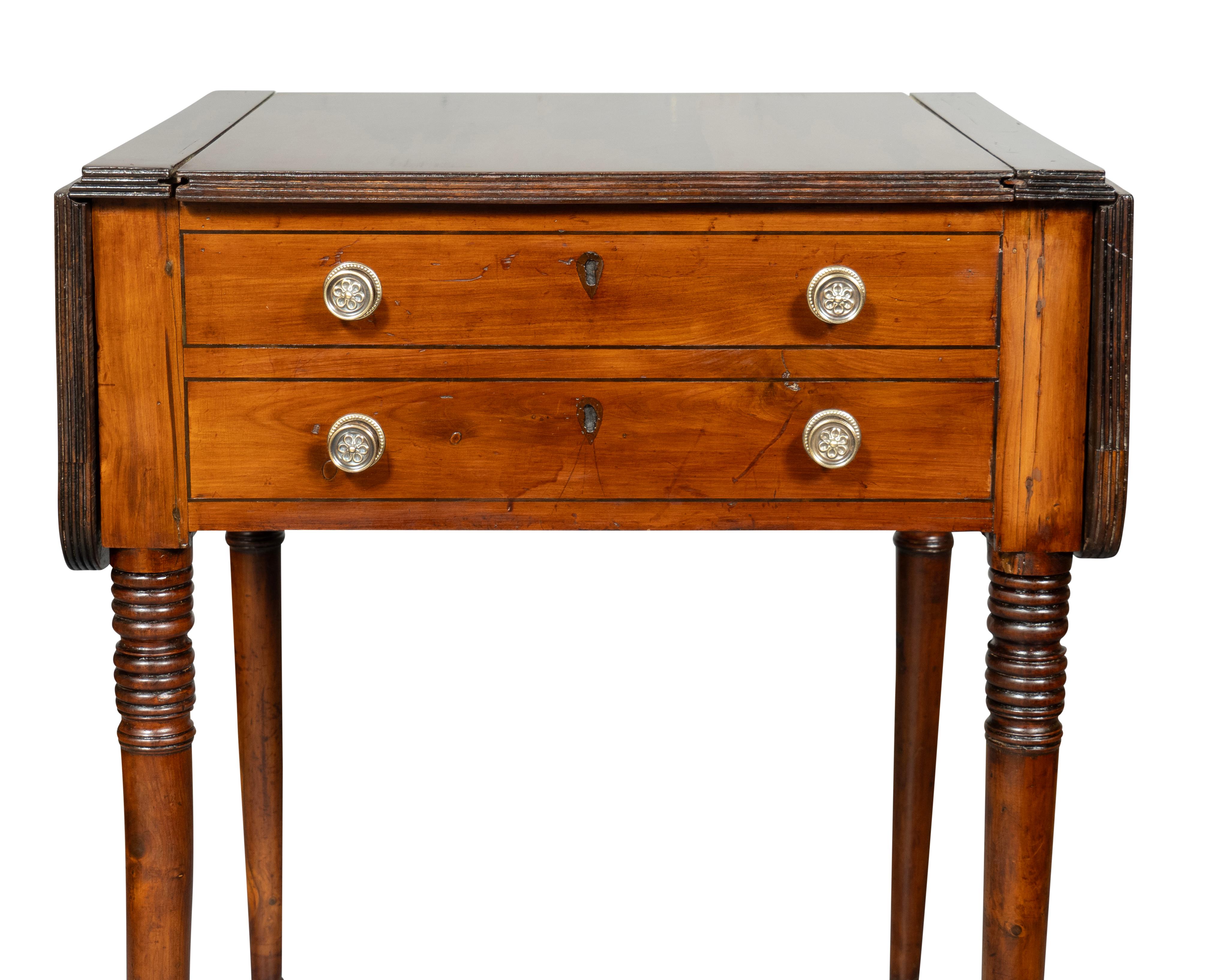 Table Régence rouge en bois de cèdre, probablement de Bermude en vente 4