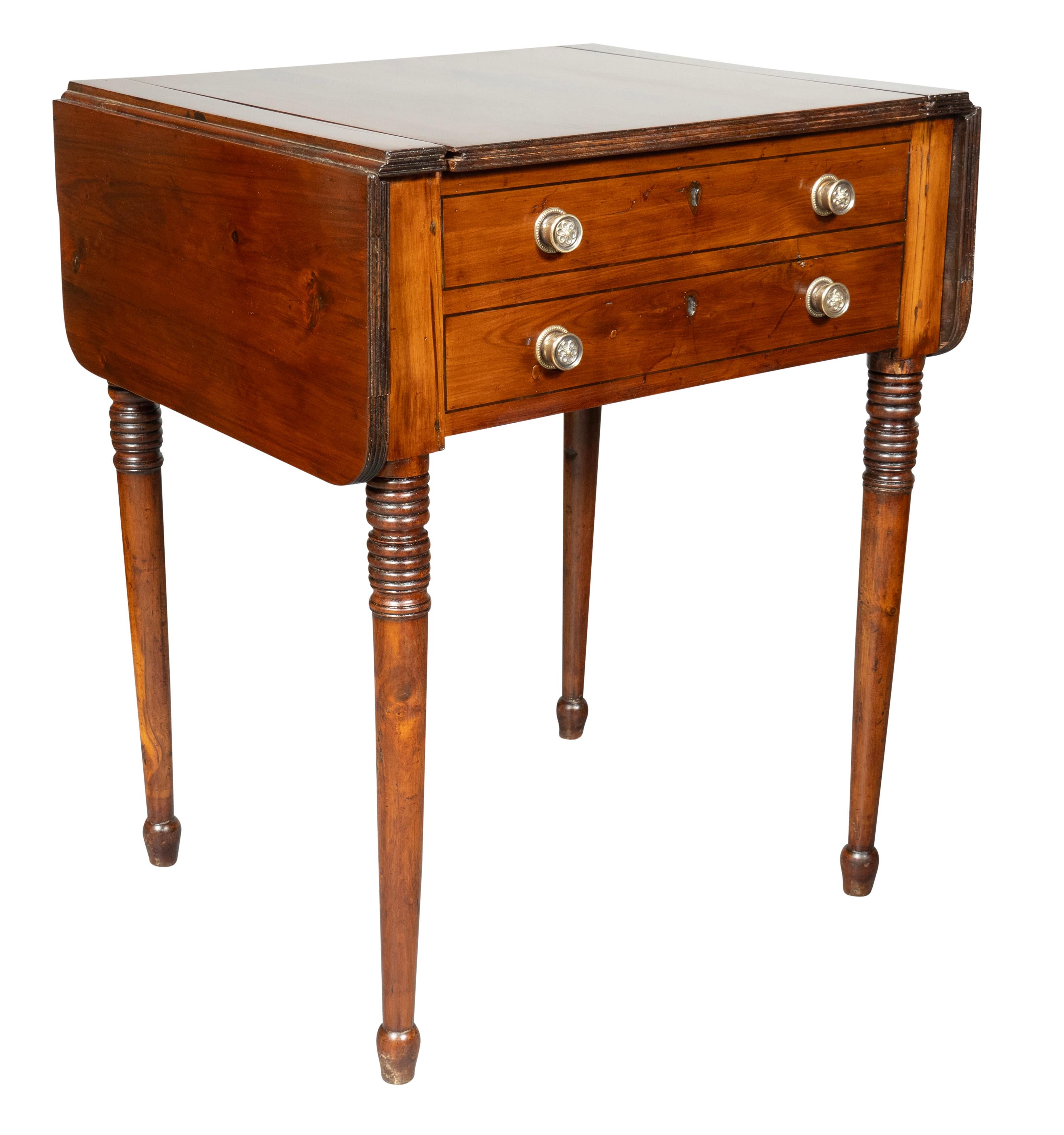 Regency Table Régence rouge en bois de cèdre, probablement de Bermude en vente