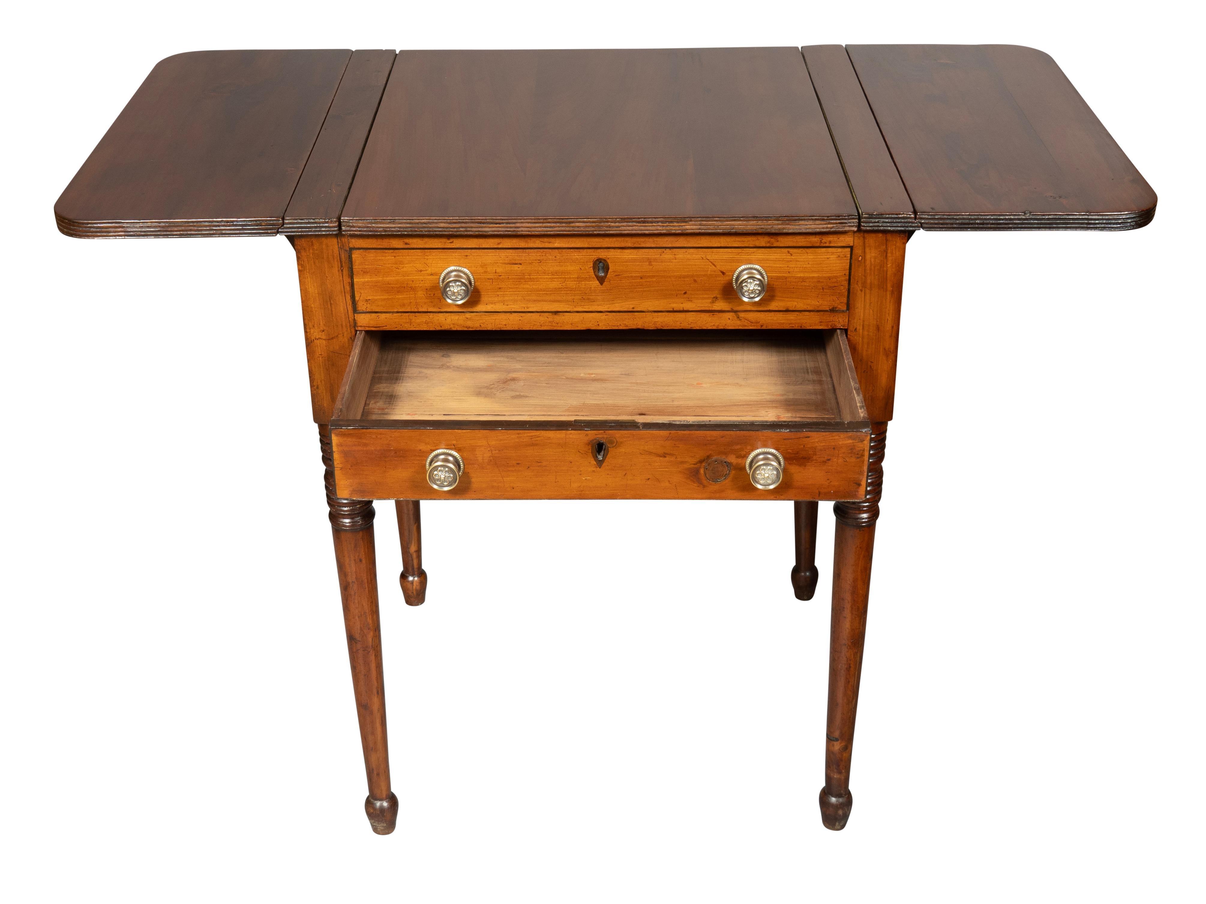 Début du XIXe siècle Table Régence rouge en bois de cèdre, probablement de Bermude en vente