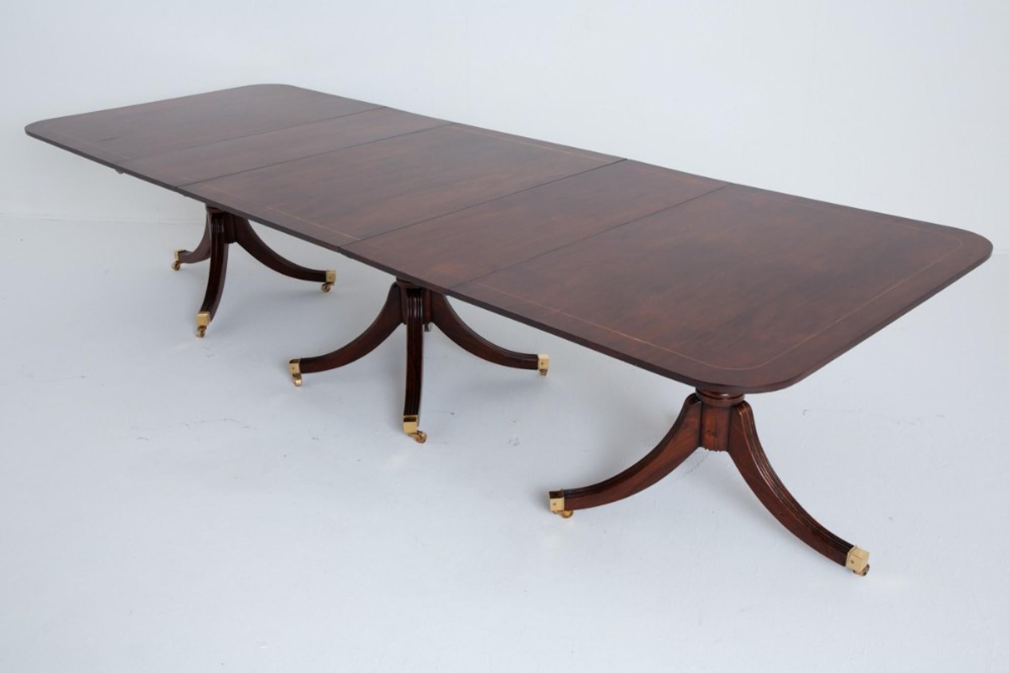 Late 19th Century Regency Revival Dining Table 3 Pedestal Extending 1880 For Sale