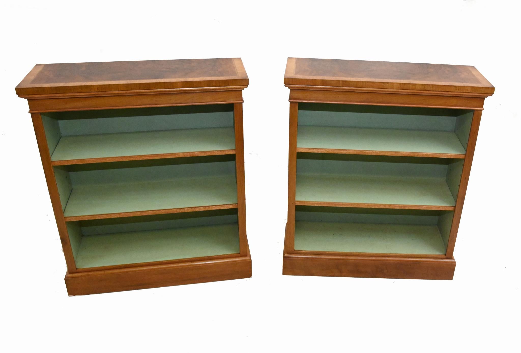 Librerie aperte Regency Revival con intarsio in noce in vendita 5