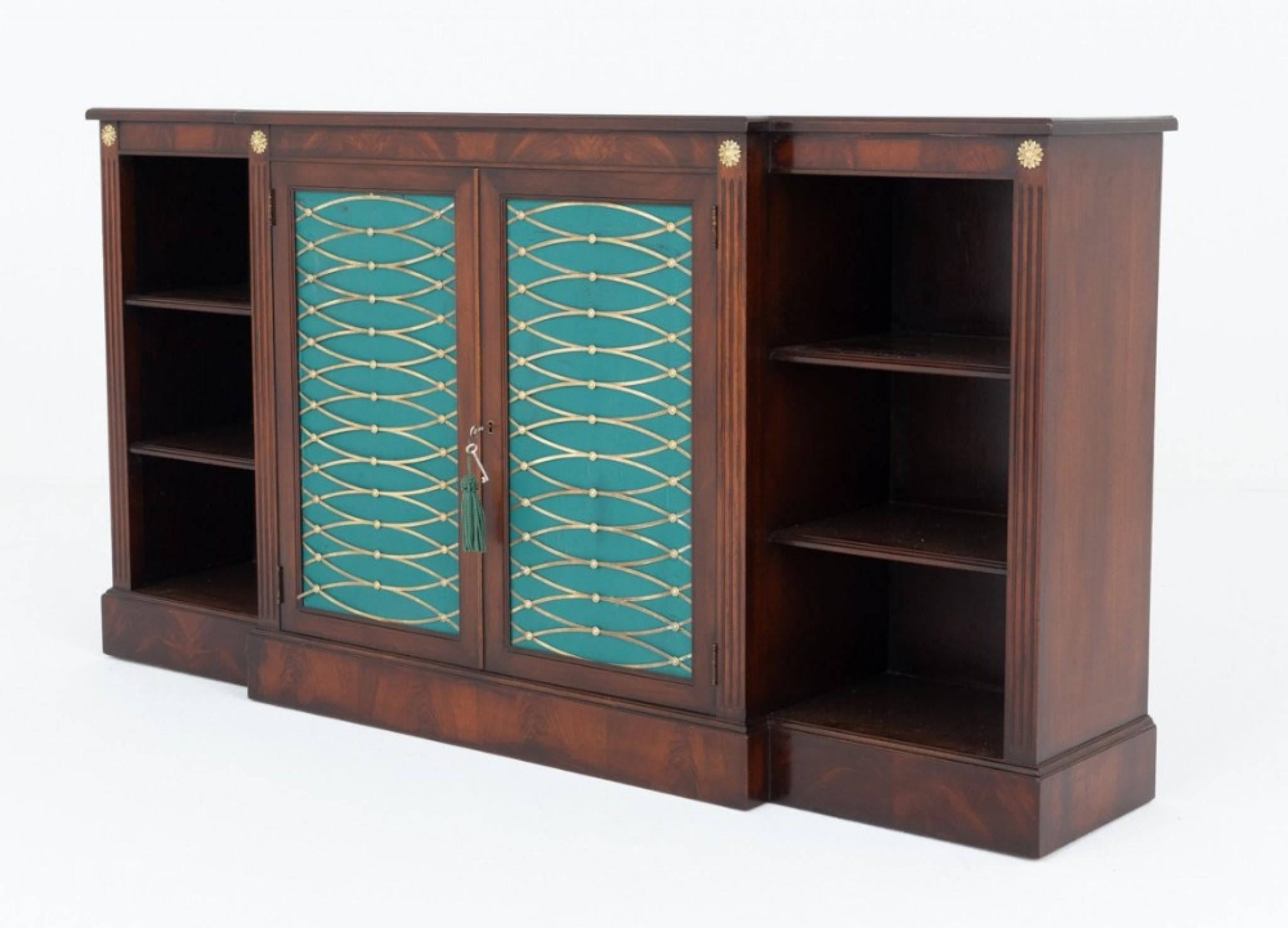 Credenza Regency Revival Armadio Server Mogano Breakfront in vendita 2