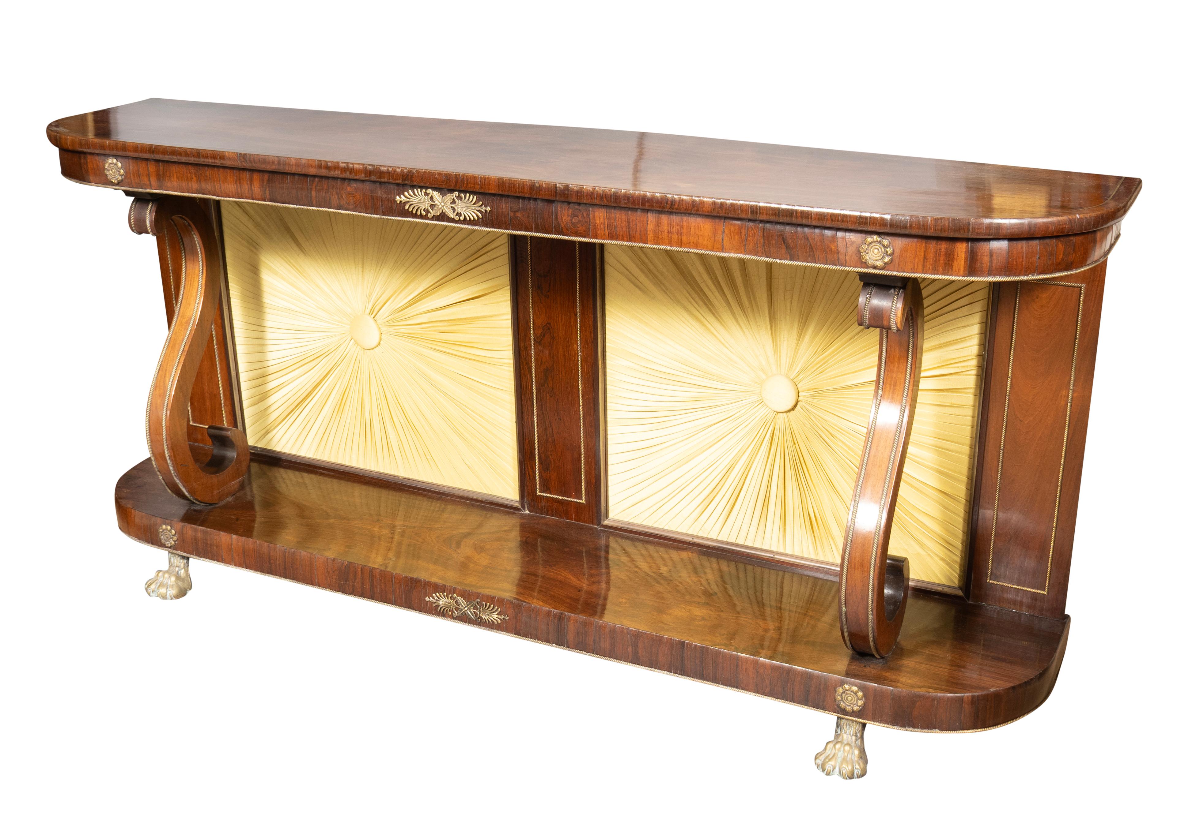 Laiton Table console Regency en palissandre et laiton incrusté en vente