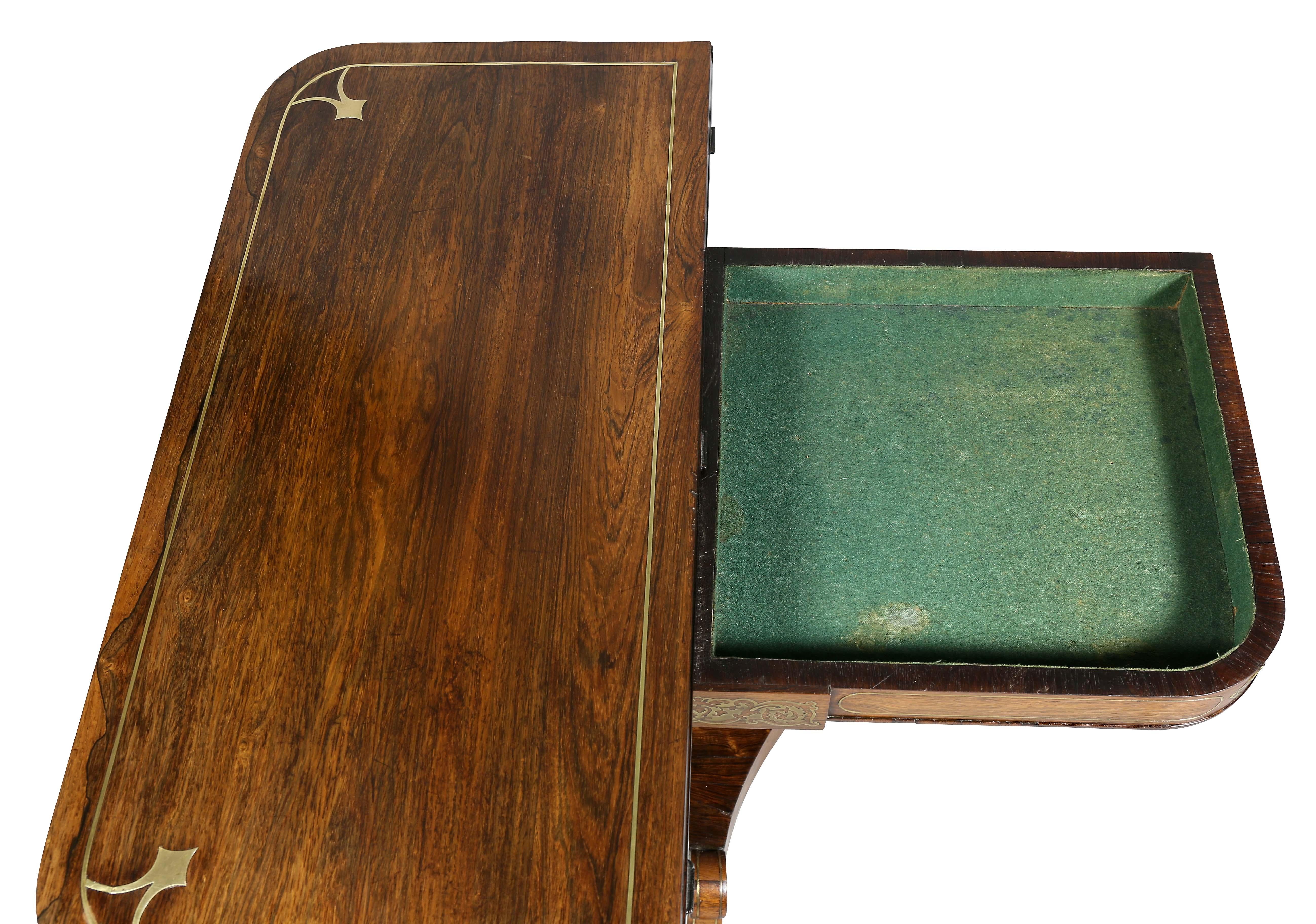 Kartentisch aus Rosenholz und Messing mit Intarsien im Regency-Stil im Zustand „Gut“ in Essex, MA
