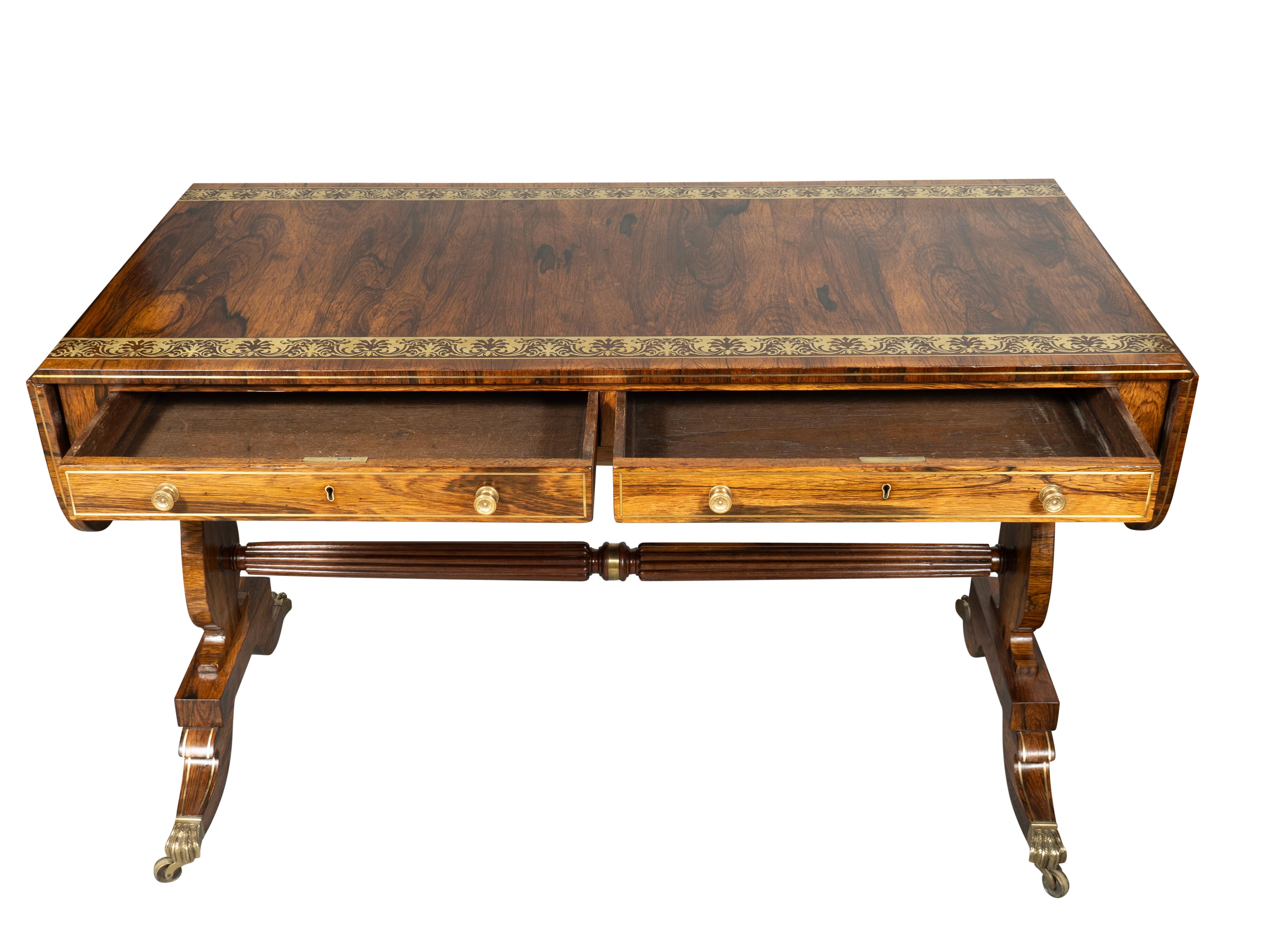 Table de canapé Regency en bois de rose et laiton Bon état - En vente à Essex, MA