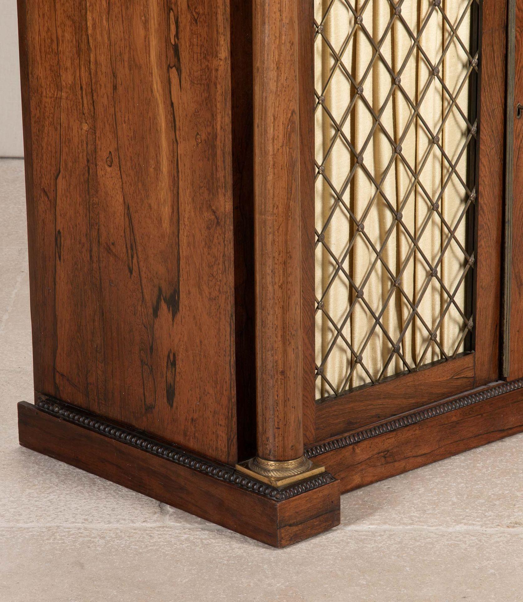 Armadietto Regency in legno di palissandro e bronzo in vendita 6