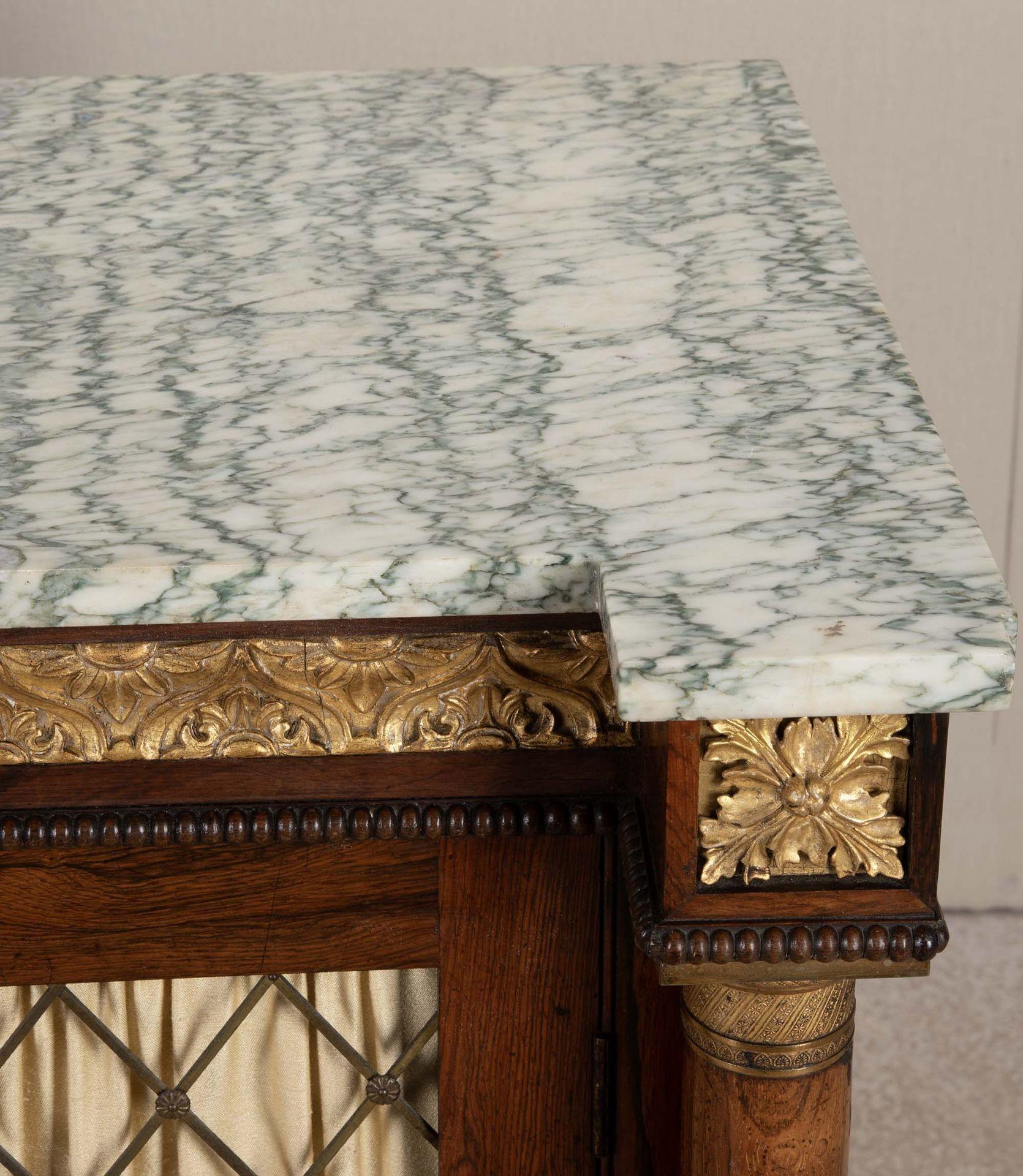 Palissandro Armadietto Regency in legno di palissandro e bronzo in vendita