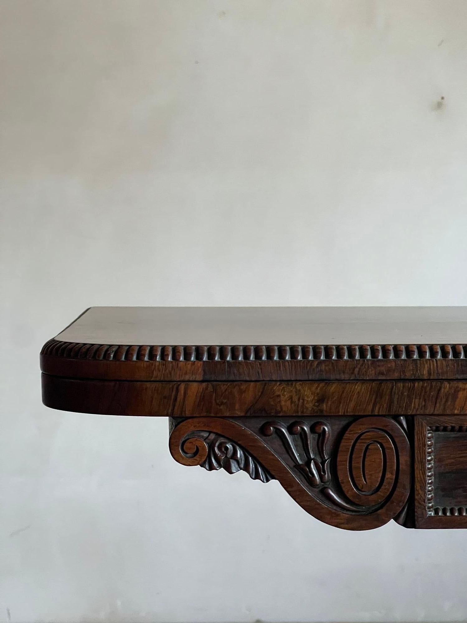 Table de jeu ou table à cartes Regency en bois de rose en vente 6