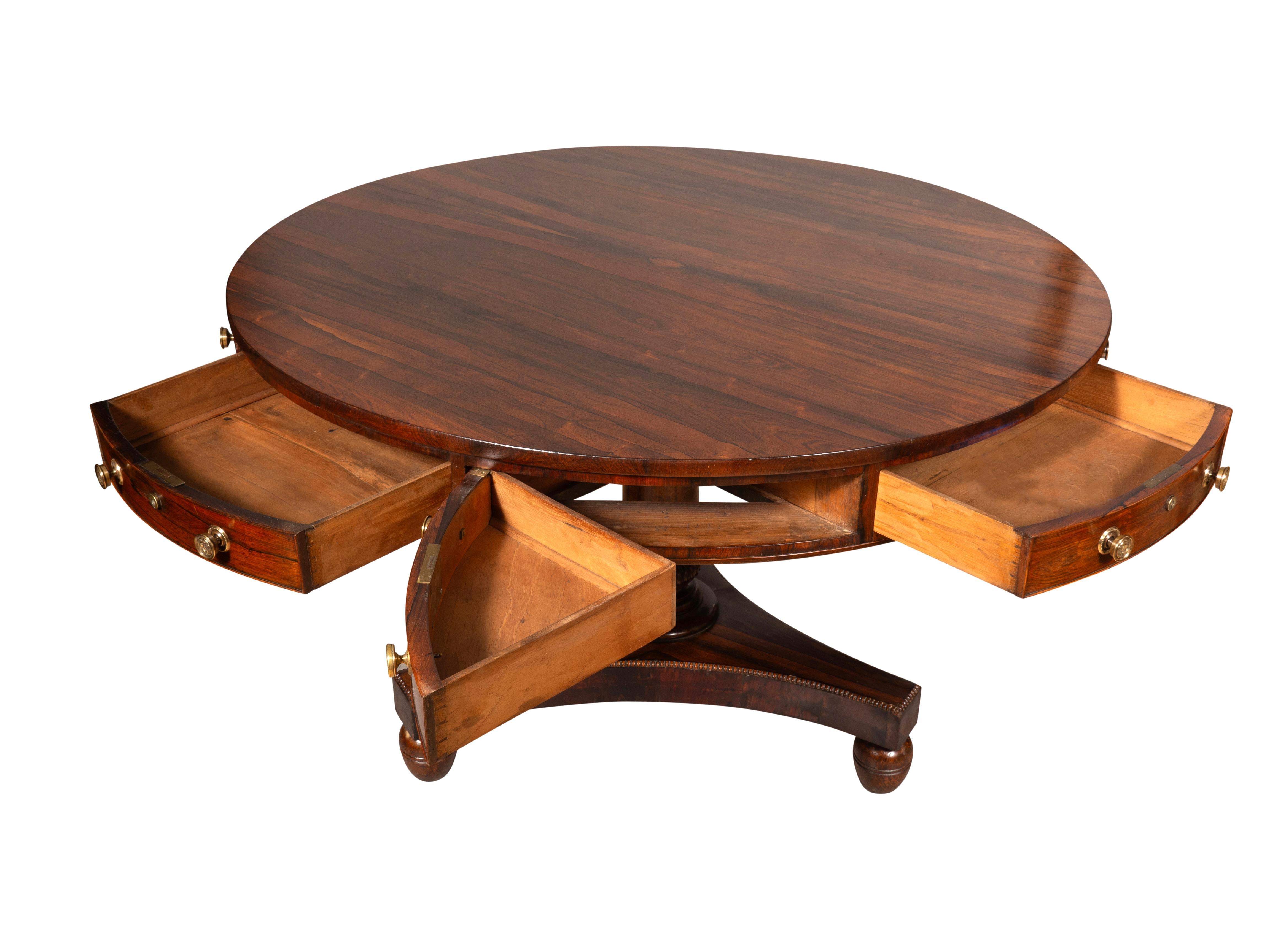 Anglais Table centrale Regency en bois de rose en vente