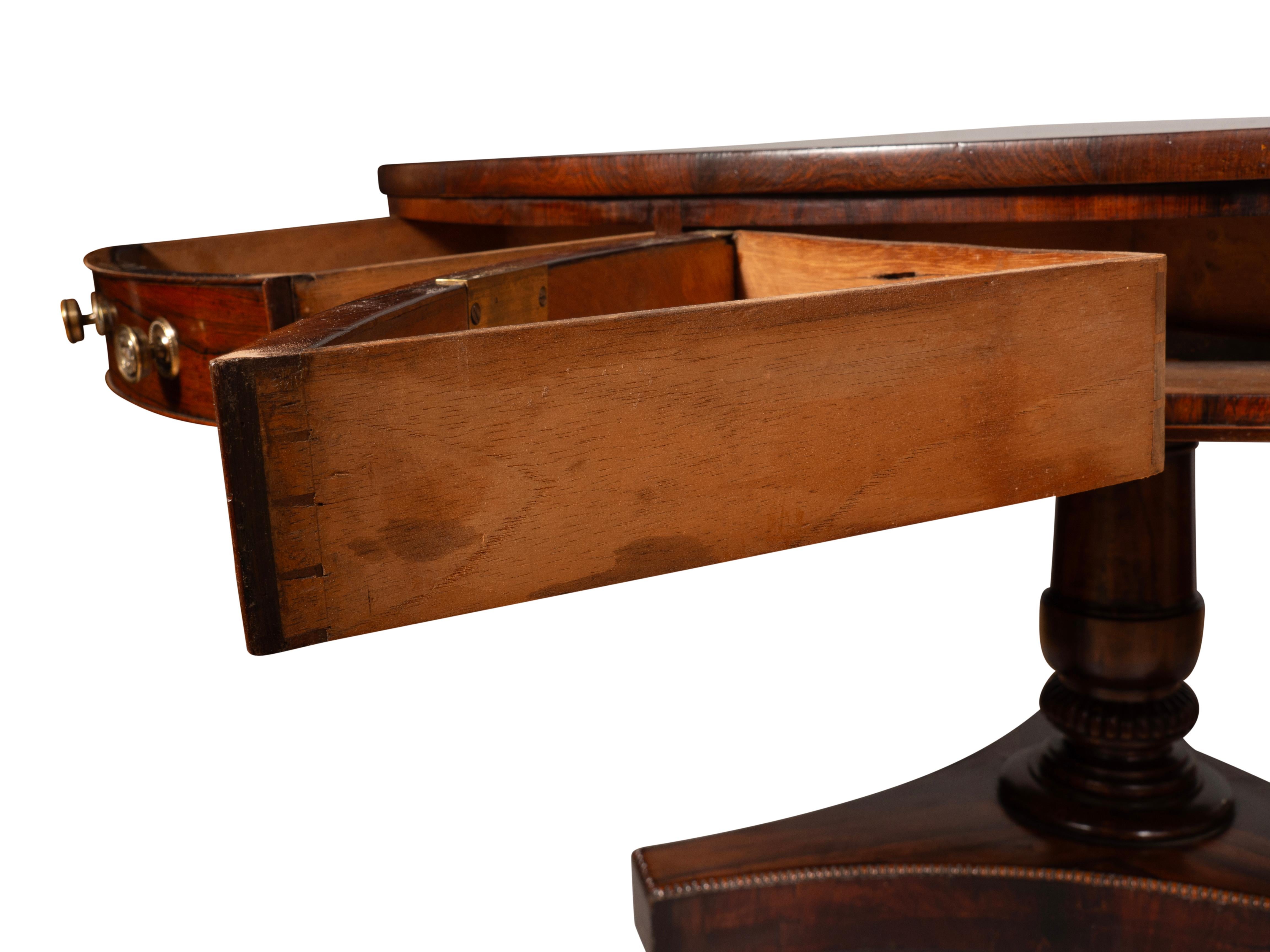 XIXe siècle Table centrale Regency en bois de rose en vente